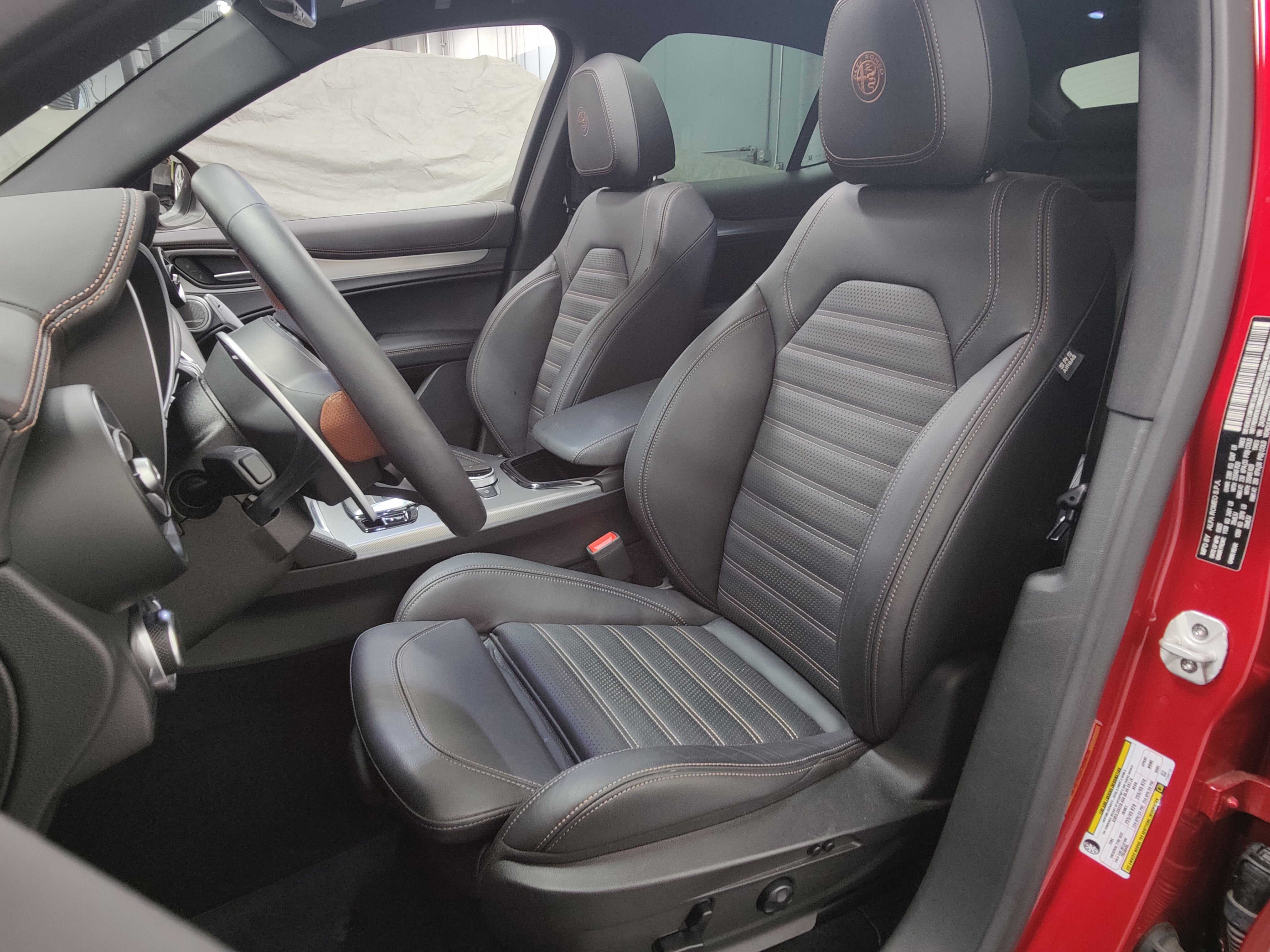 2025 Alfa Romeo Stelvio Intensa AWD w/Sunroof/Nav