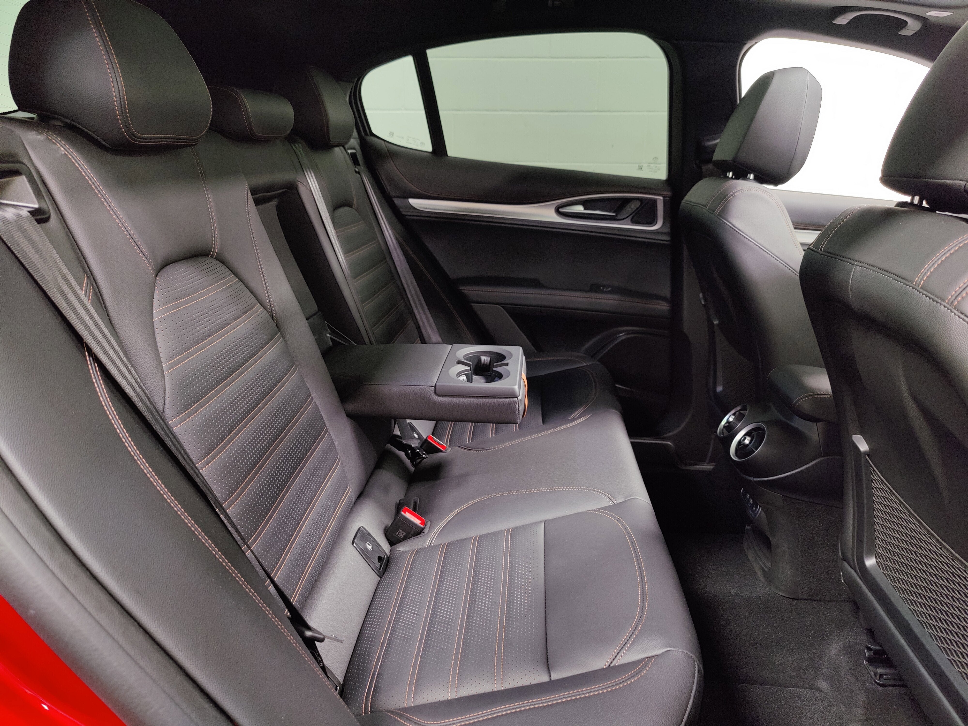 2025 Alfa Romeo Stelvio Intensa AWD w/Sunroof/Nav