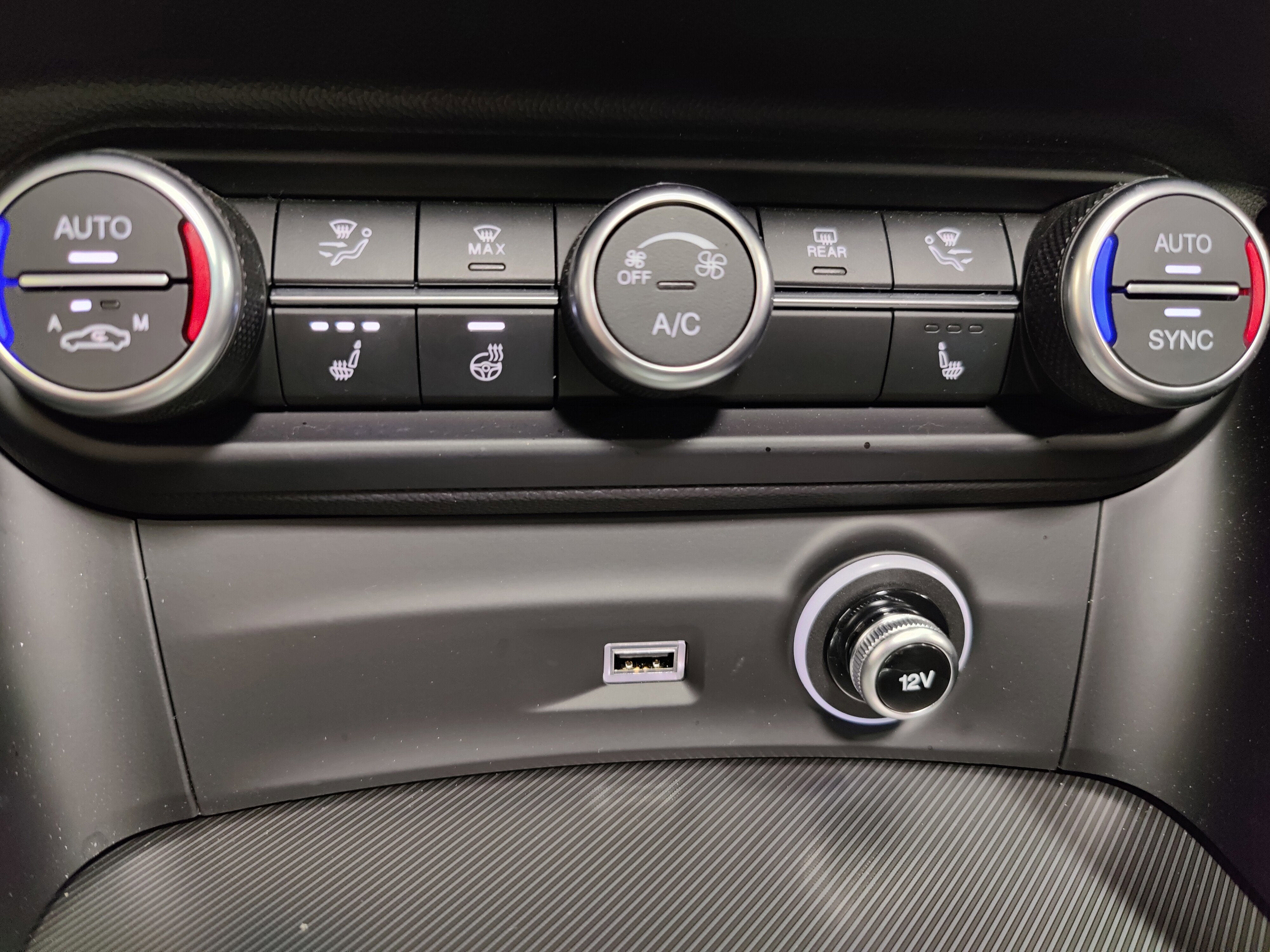 2025 Alfa Romeo Stelvio Intensa AWD w/Sunroof/Nav