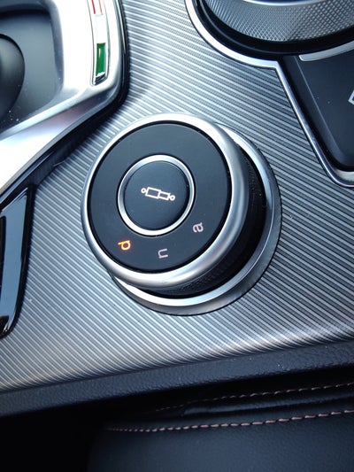 2025 Alfa Romeo Stelvio Intensa AWD w/Sunroof/Nav