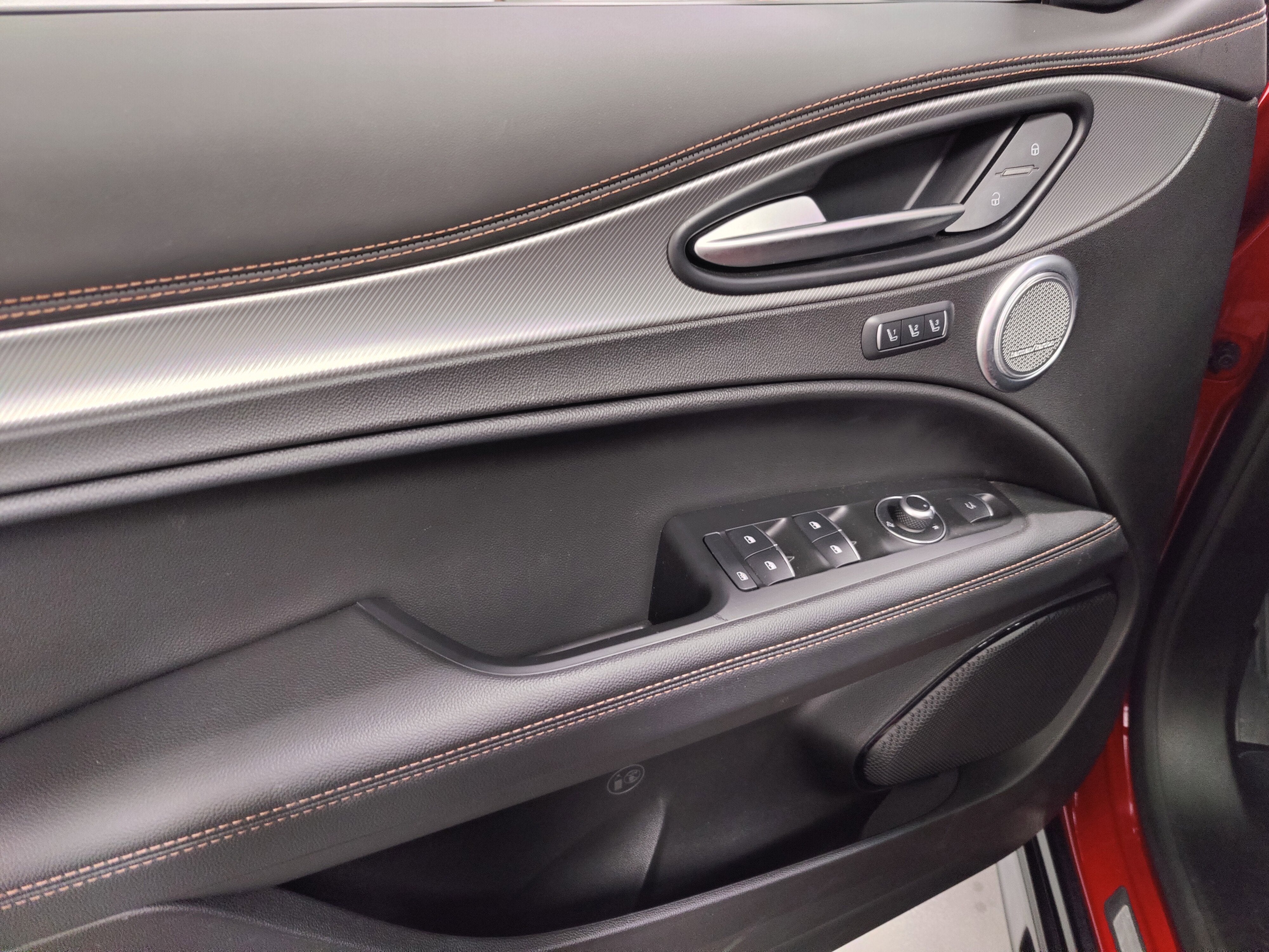 2025 Alfa Romeo Stelvio Intensa AWD w/Sunroof/Nav