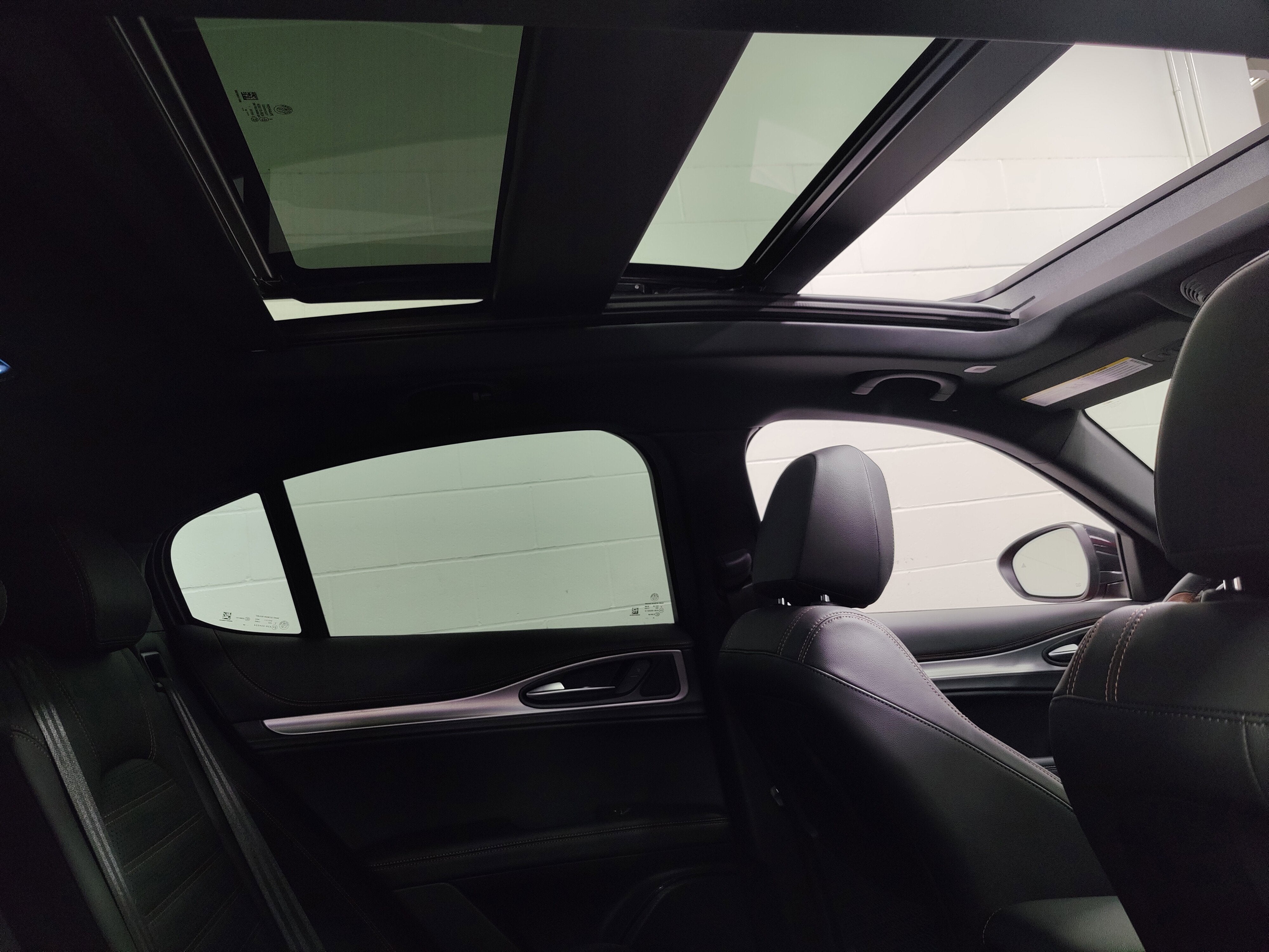 2025 Alfa Romeo Stelvio Intensa AWD w/Sunroof/Nav