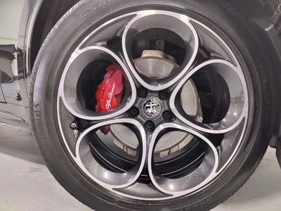 2024 Alfa Romeo Stelvio Veloce AWD w/Sunrof/Activ Asst