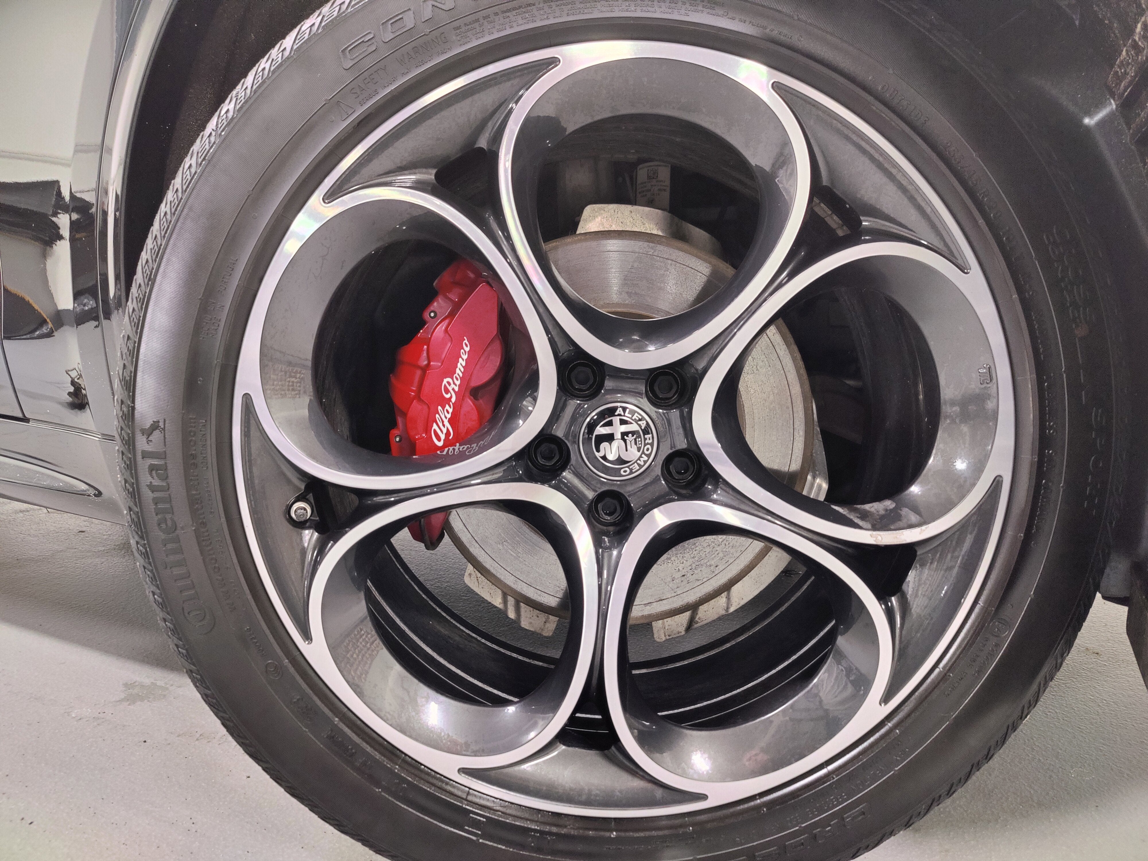 2024 Alfa Romeo Stelvio Veloce AWD w/Sunrof/Activ Asst