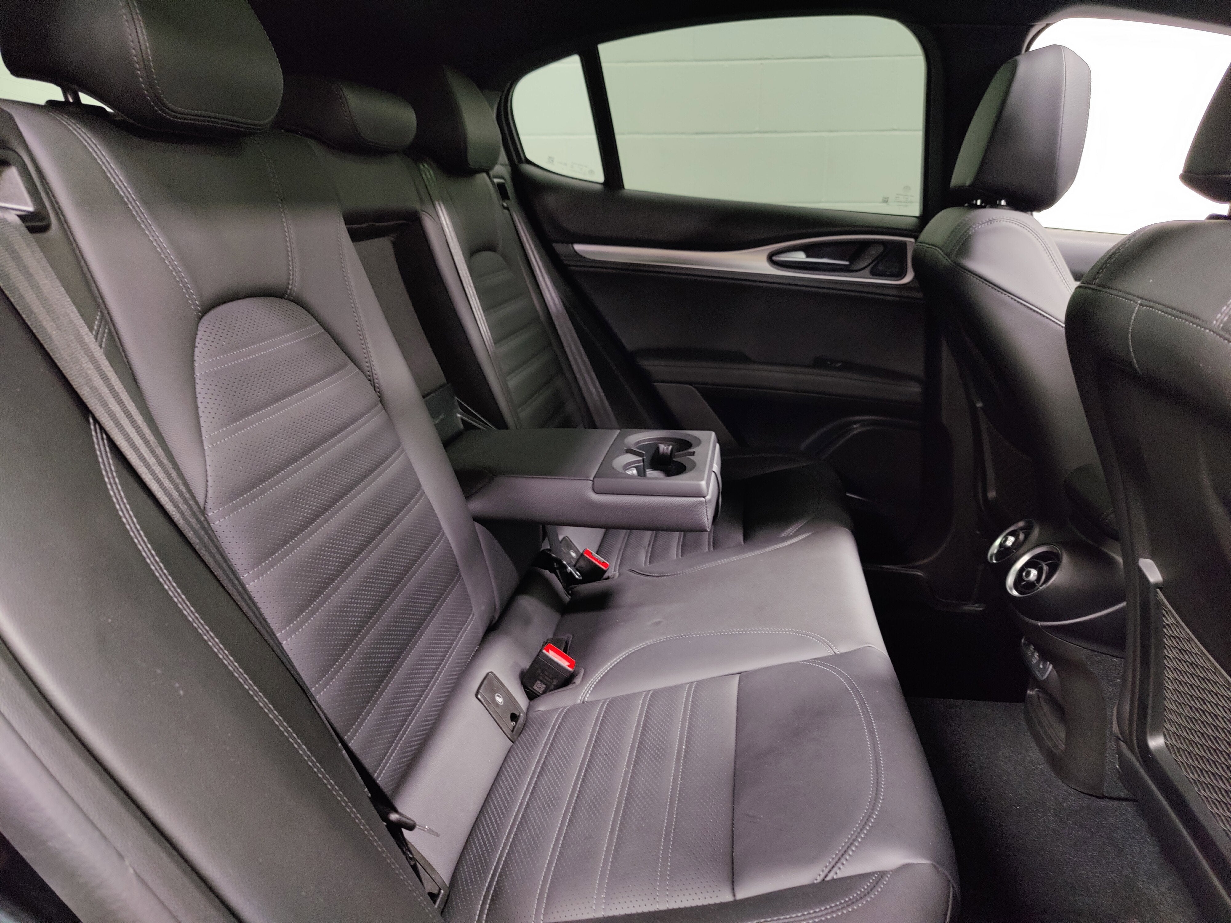 2024 Alfa Romeo Stelvio Veloce AWD w/Sunrof/Activ Asst