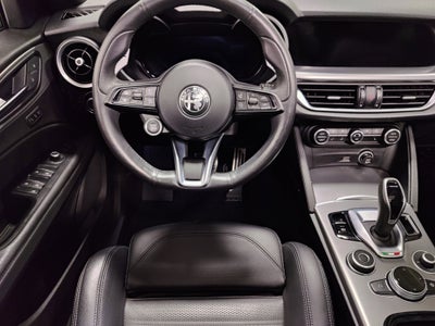 2024 Alfa Romeo Stelvio Veloce AWD w/Sunrof/Activ Asst