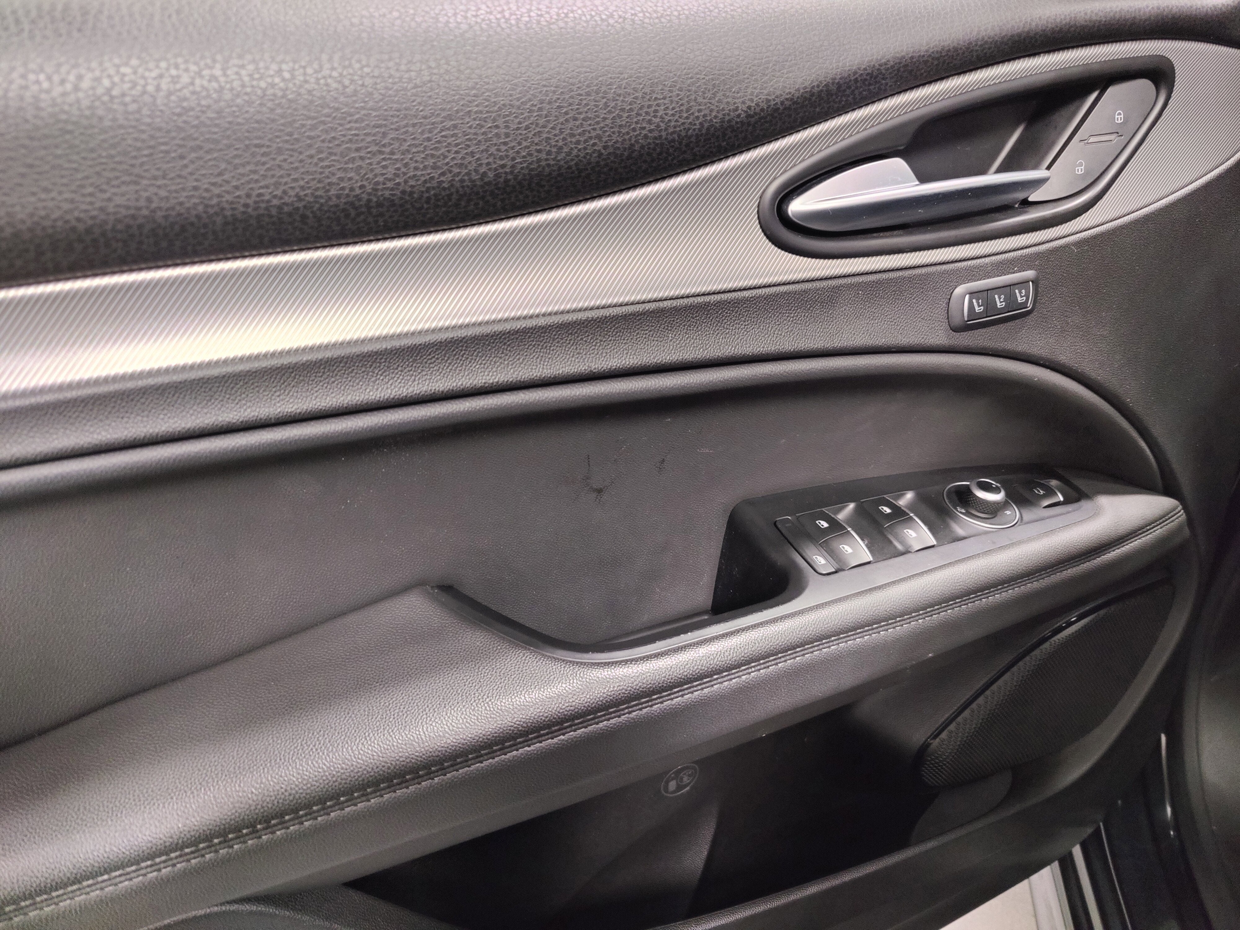 2024 Alfa Romeo Stelvio Veloce AWD w/Sunrof/Activ Asst