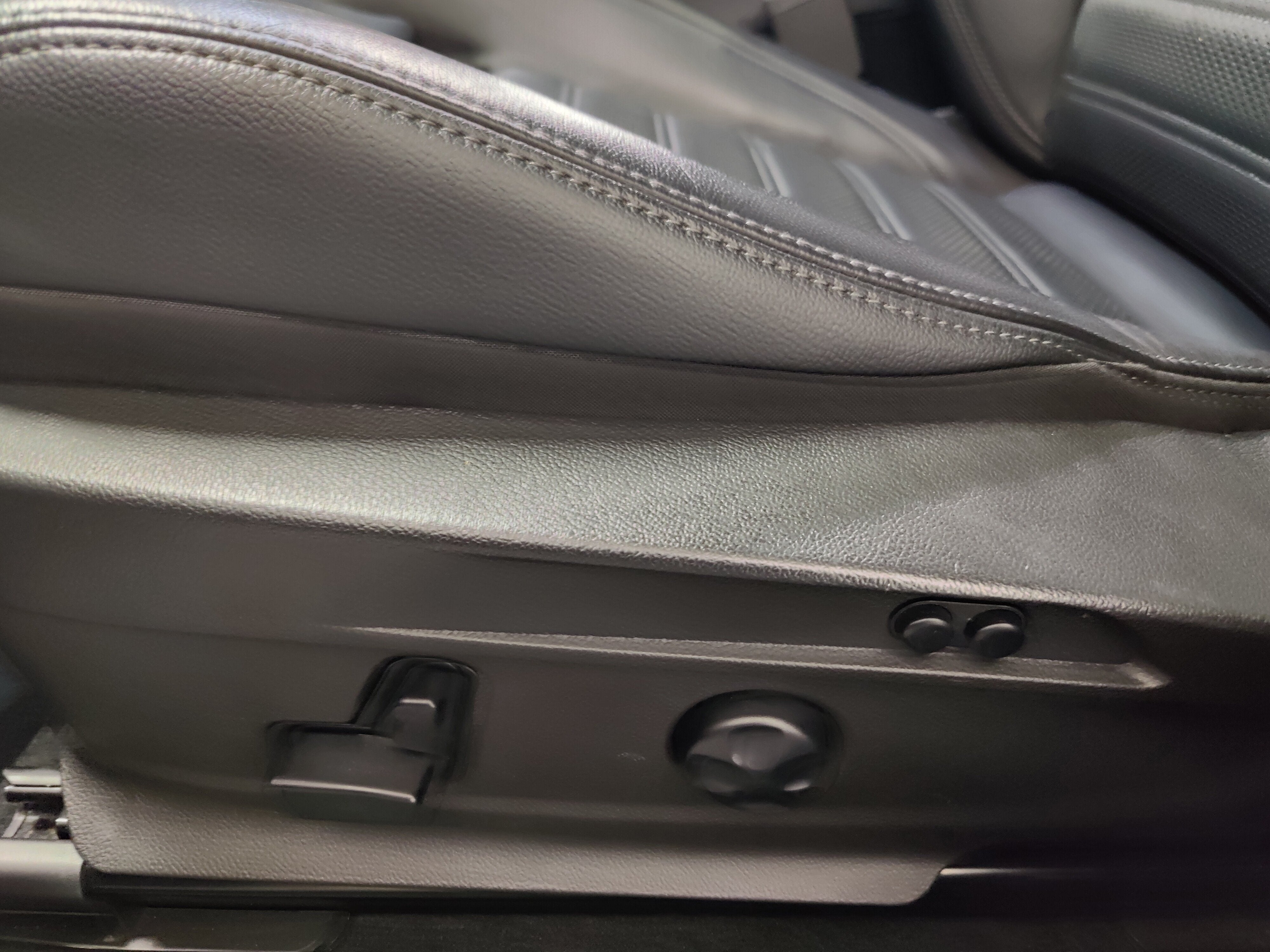 2023 Alfa Romeo Stelvio Veloce AWD w/Sunroof & Nav