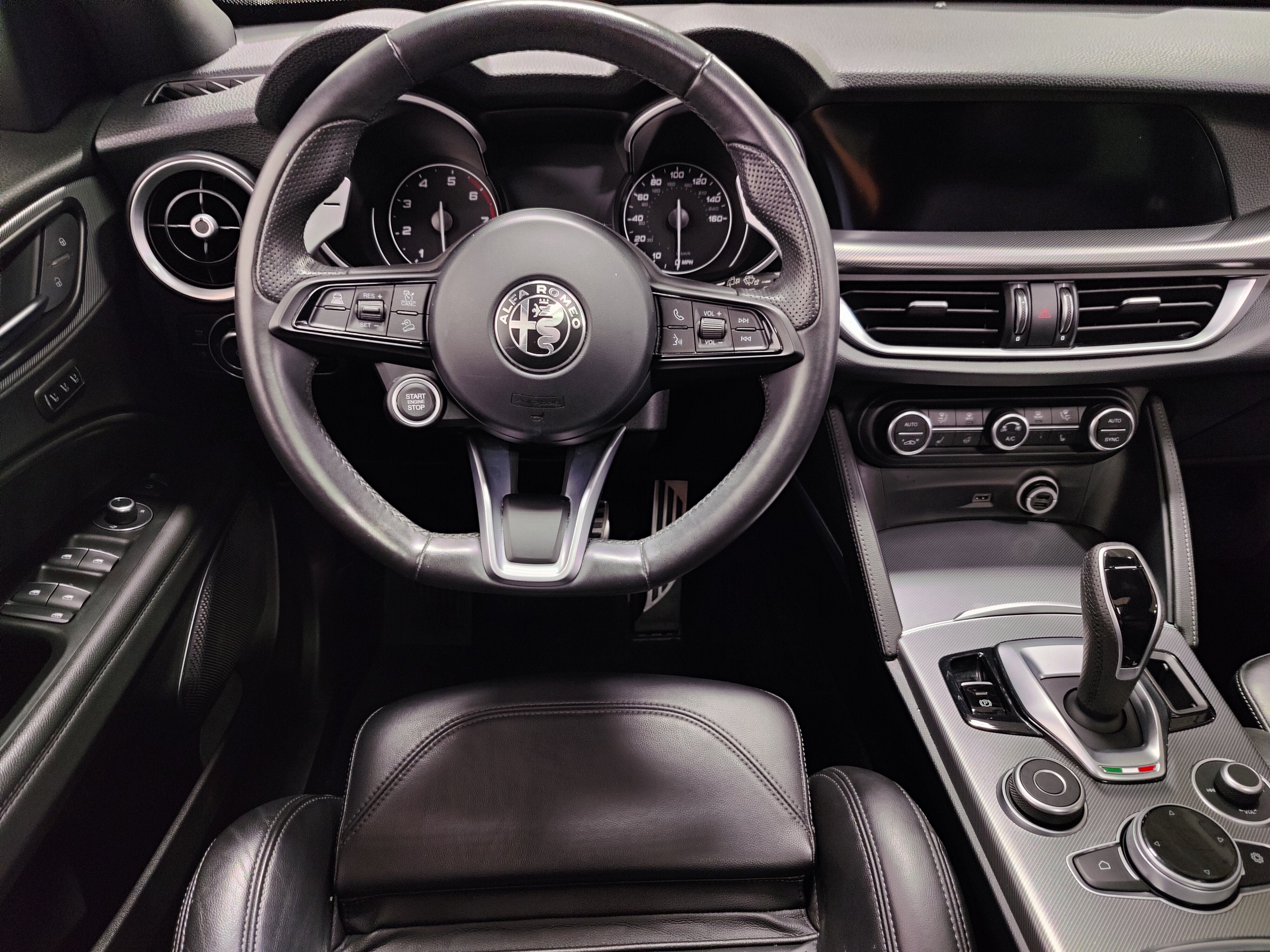 2023 Alfa Romeo Stelvio Veloce AWD w/Sunroof & Nav