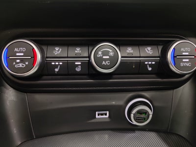 2023 Alfa Romeo Stelvio Veloce AWD w/Sunroof & Nav