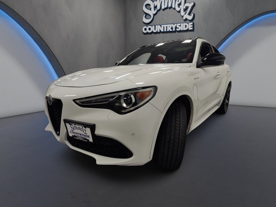 2023 Alfa Romeo Stelvio Veloce AWD w/Sunroof & Nav