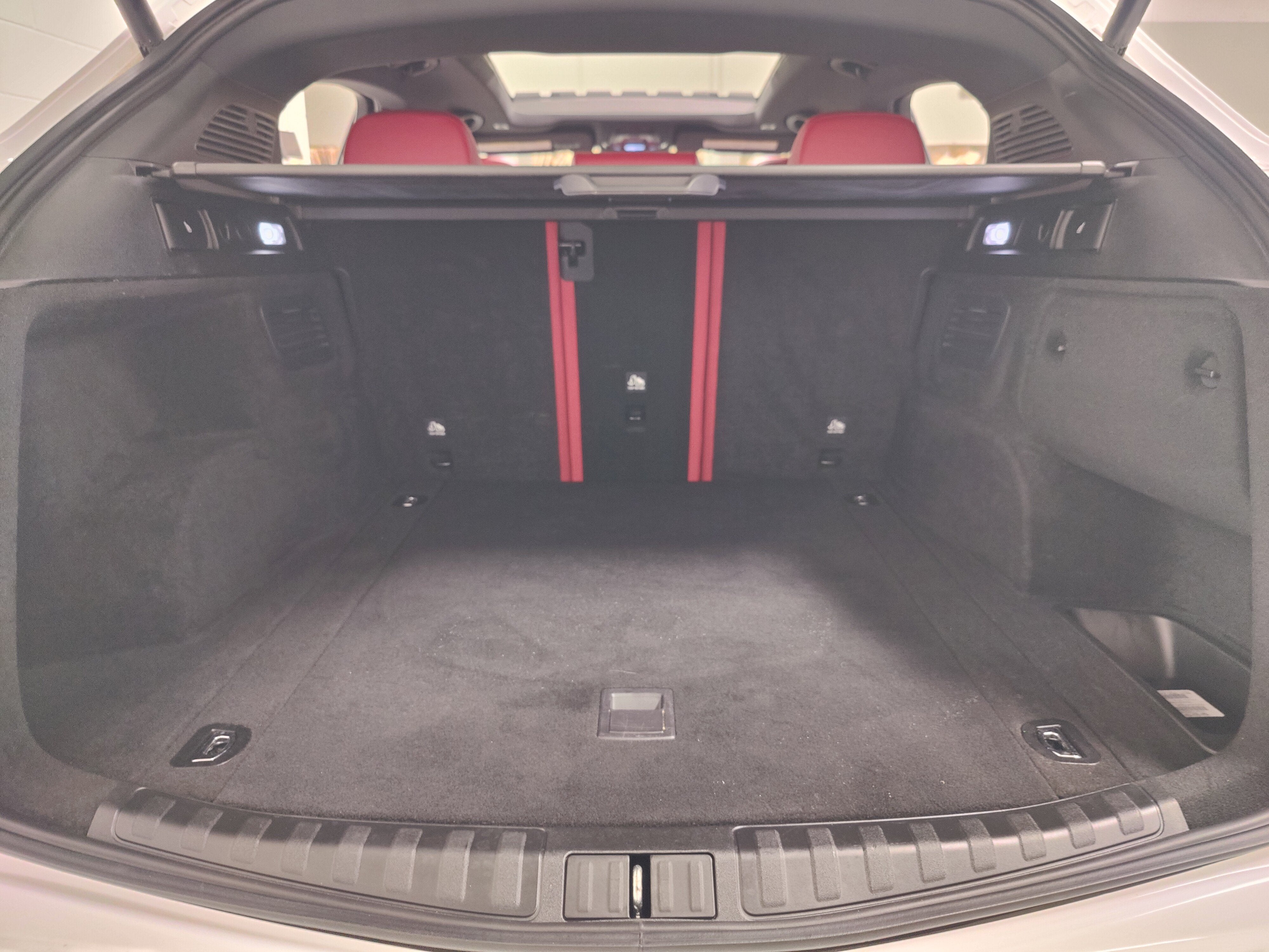 2023 Alfa Romeo Stelvio Veloce AWD w/Sunroof & Nav
