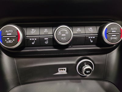 2023 Alfa Romeo Stelvio Veloce AWD w/Sunroof & Nav