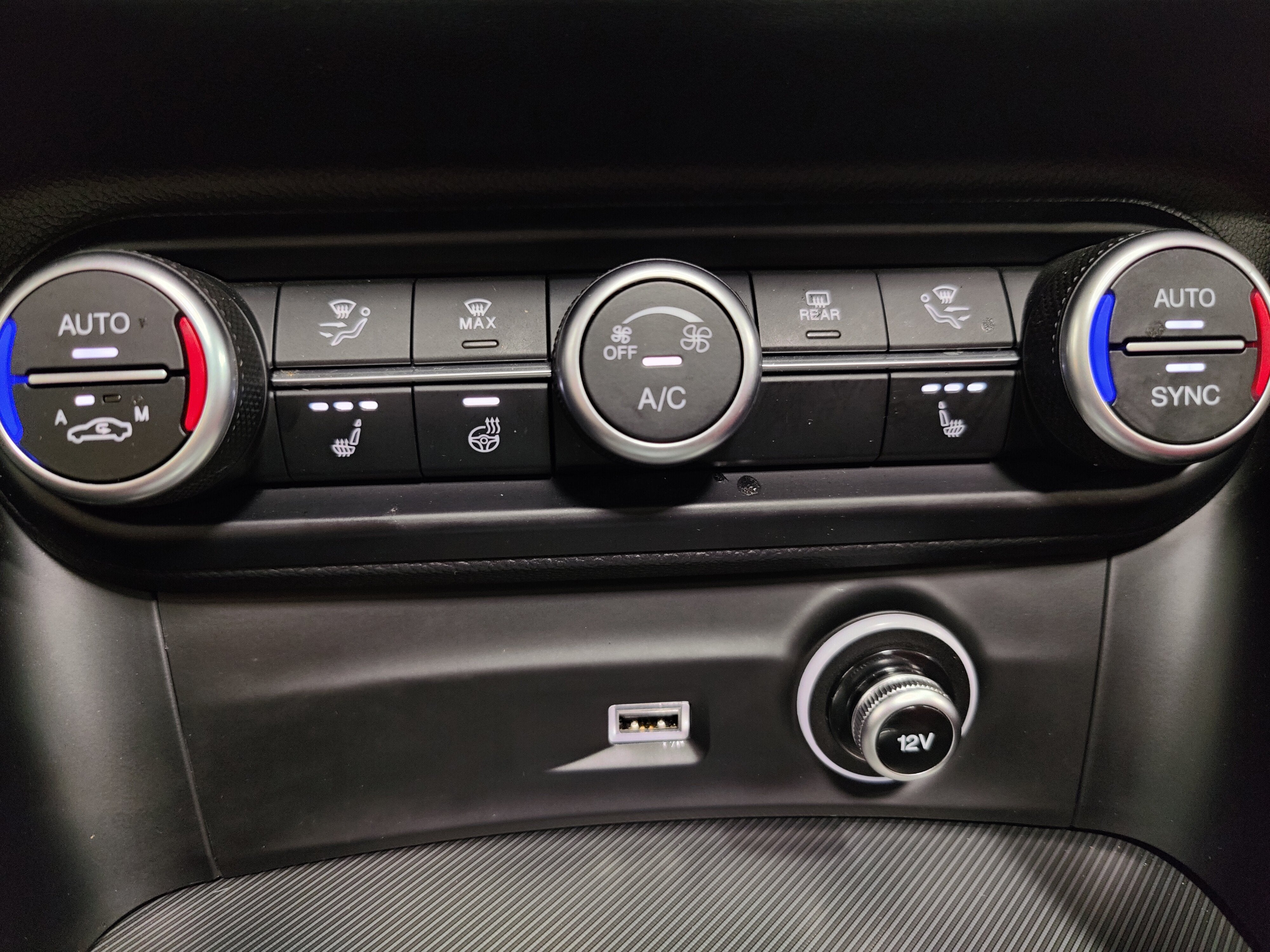 2023 Alfa Romeo Stelvio Veloce AWD w/Sunroof & Nav