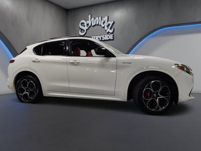 2023 Alfa Romeo Stelvio Veloce AWD w/Sunroof & Nav