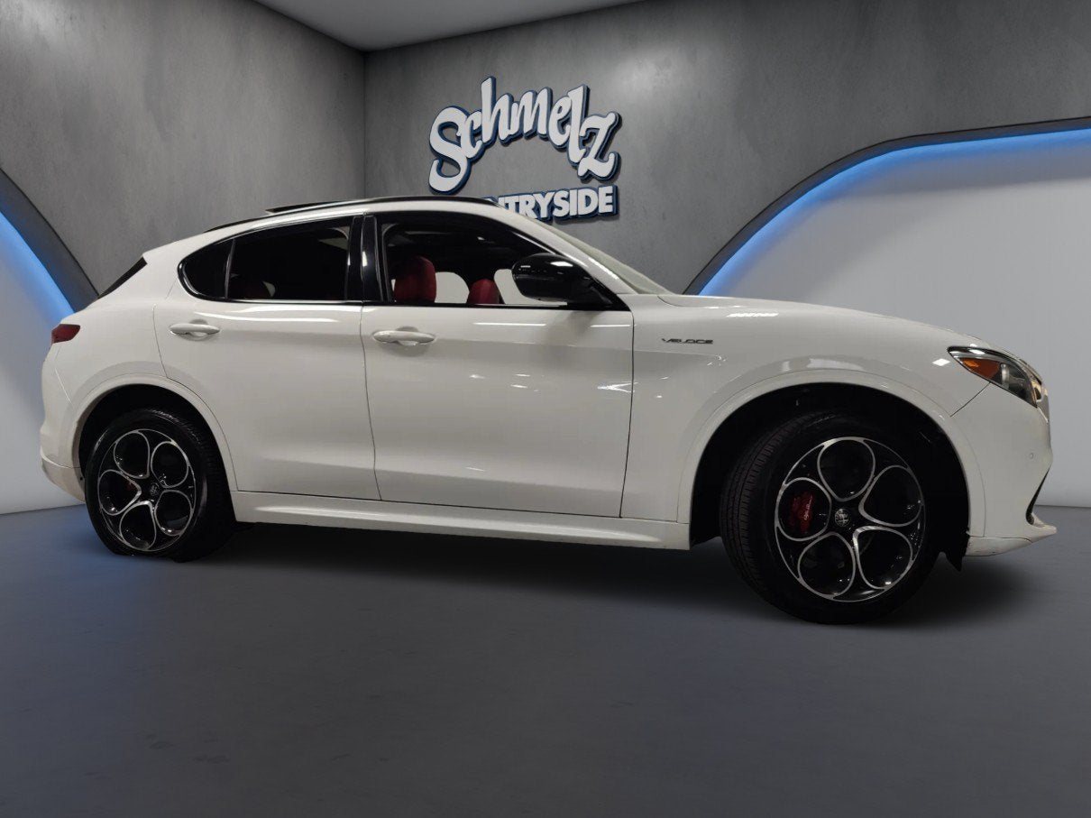 2023 Alfa Romeo Stelvio Veloce AWD w/Sunroof & Nav