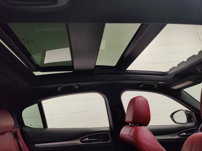 2023 Alfa Romeo Stelvio Veloce AWD w/Sunroof & Nav