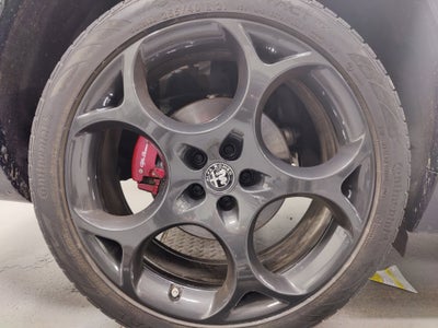 2024 Alfa Romeo Stelvio Veloce AWD w/Sunroof/Nav