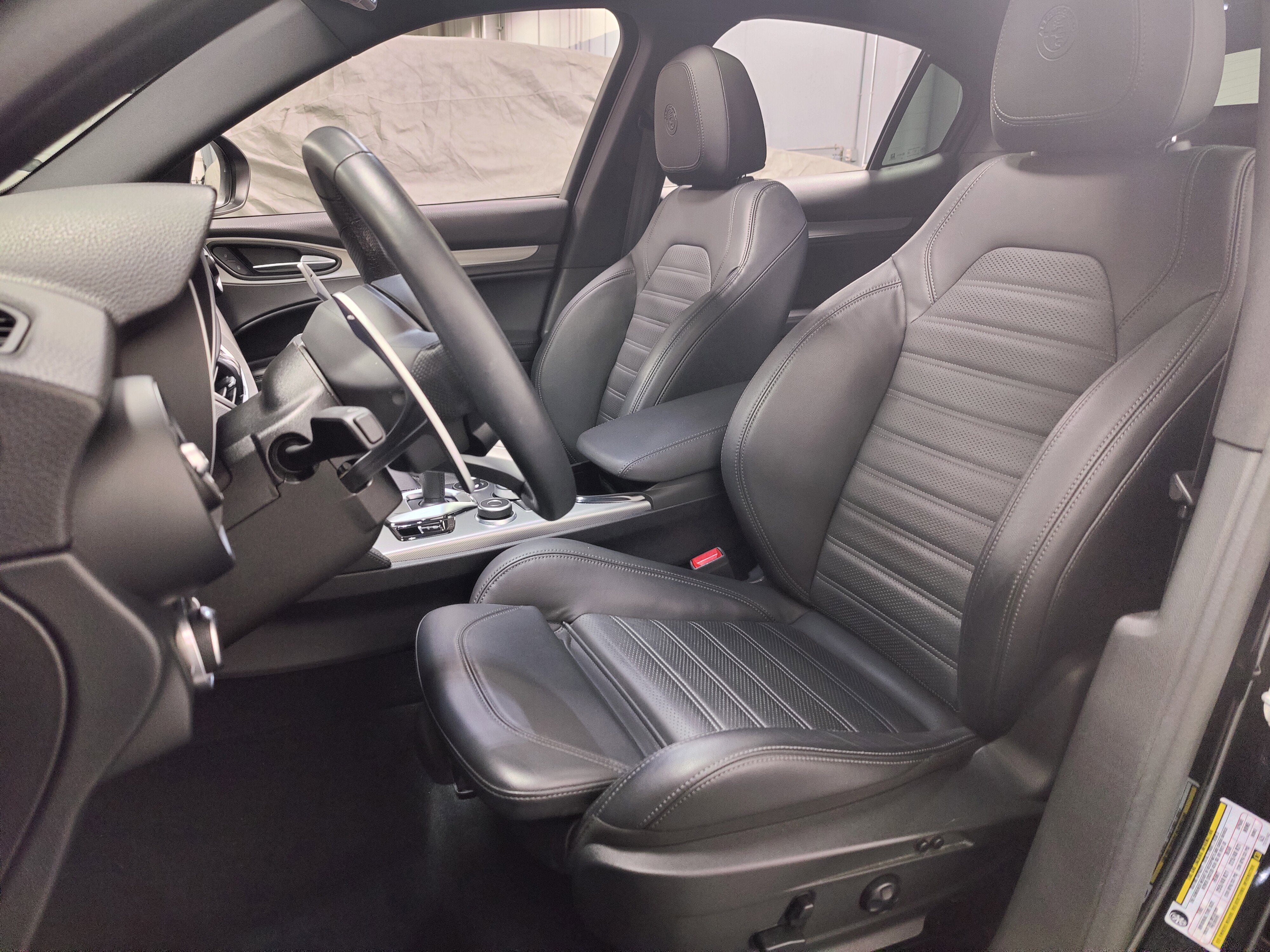 2024 Alfa Romeo Stelvio Veloce AWD w/Sunroof/Nav