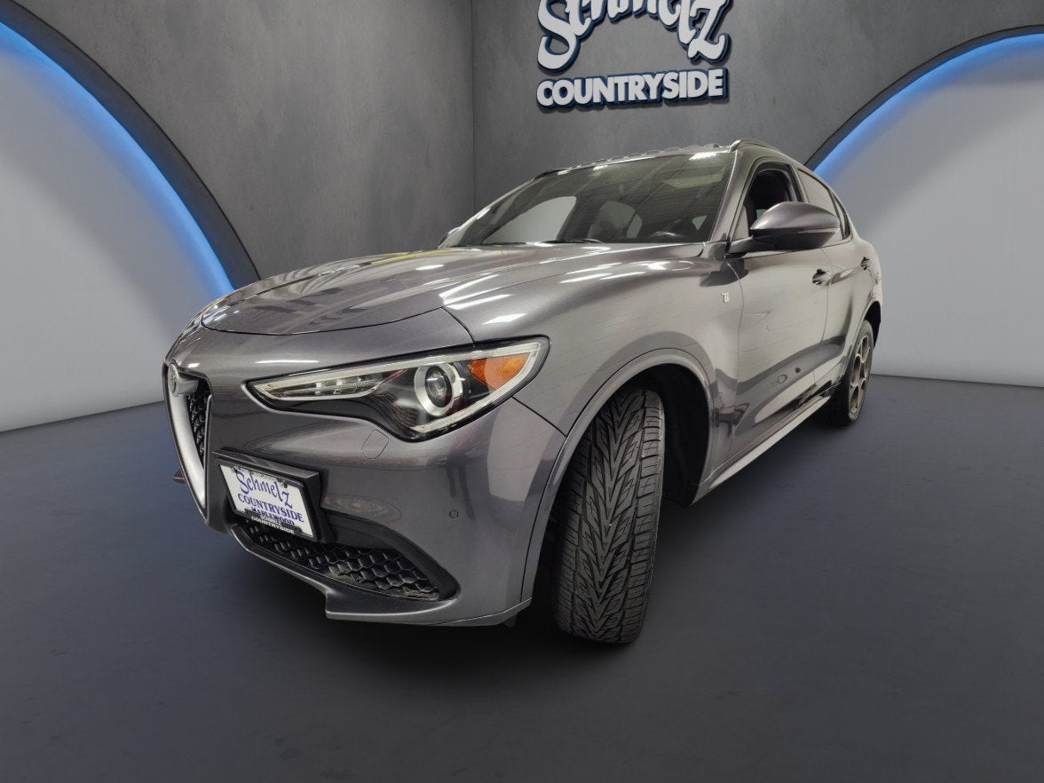 2022 Alfa Romeo Stelvio Ti AWD w/Sunroof & Nav