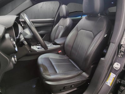 2022 Alfa Romeo Stelvio Ti AWD w/Sunroof & Nav
