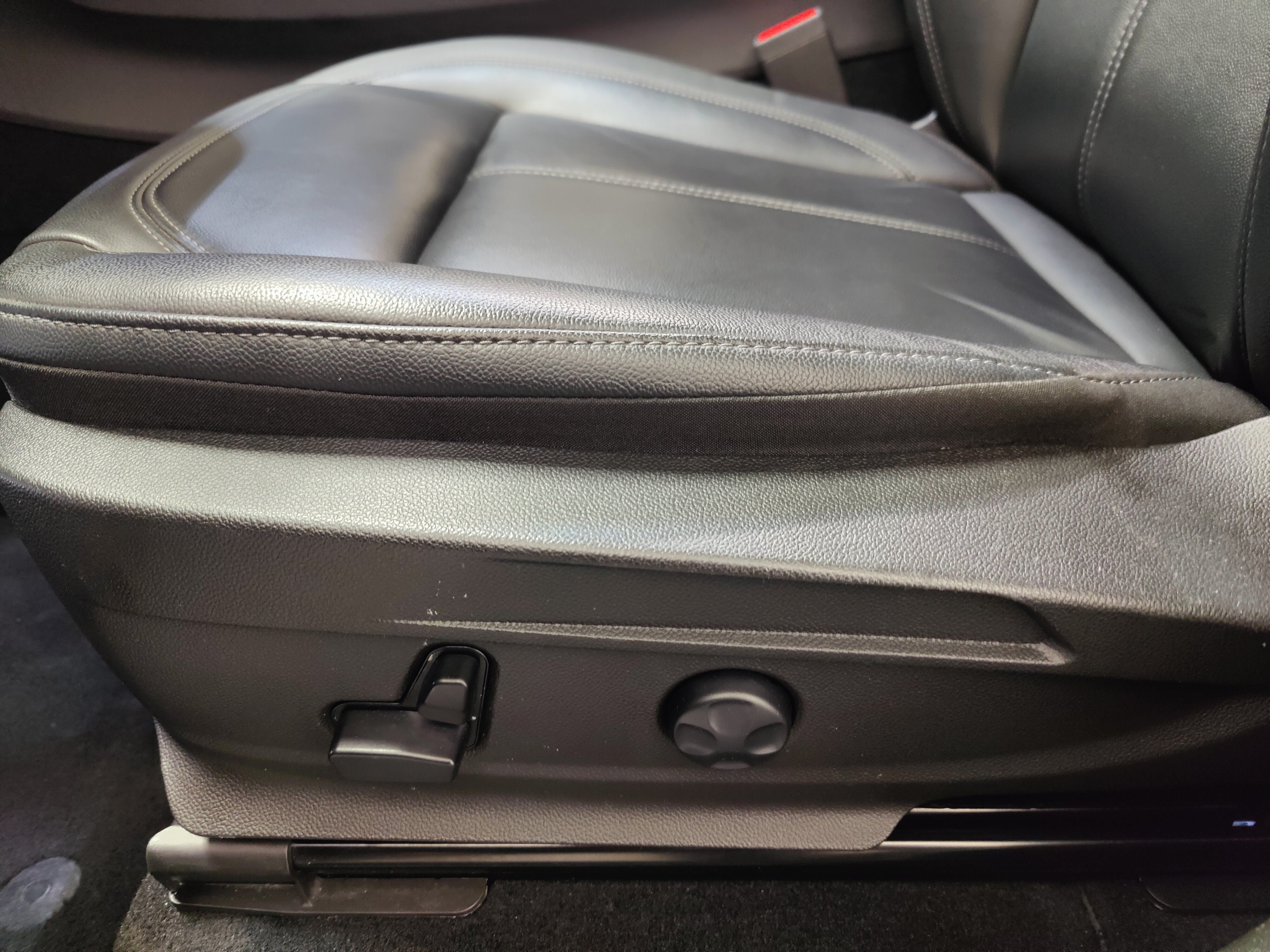2022 Alfa Romeo Stelvio Ti AWD w/Sunroof & Nav