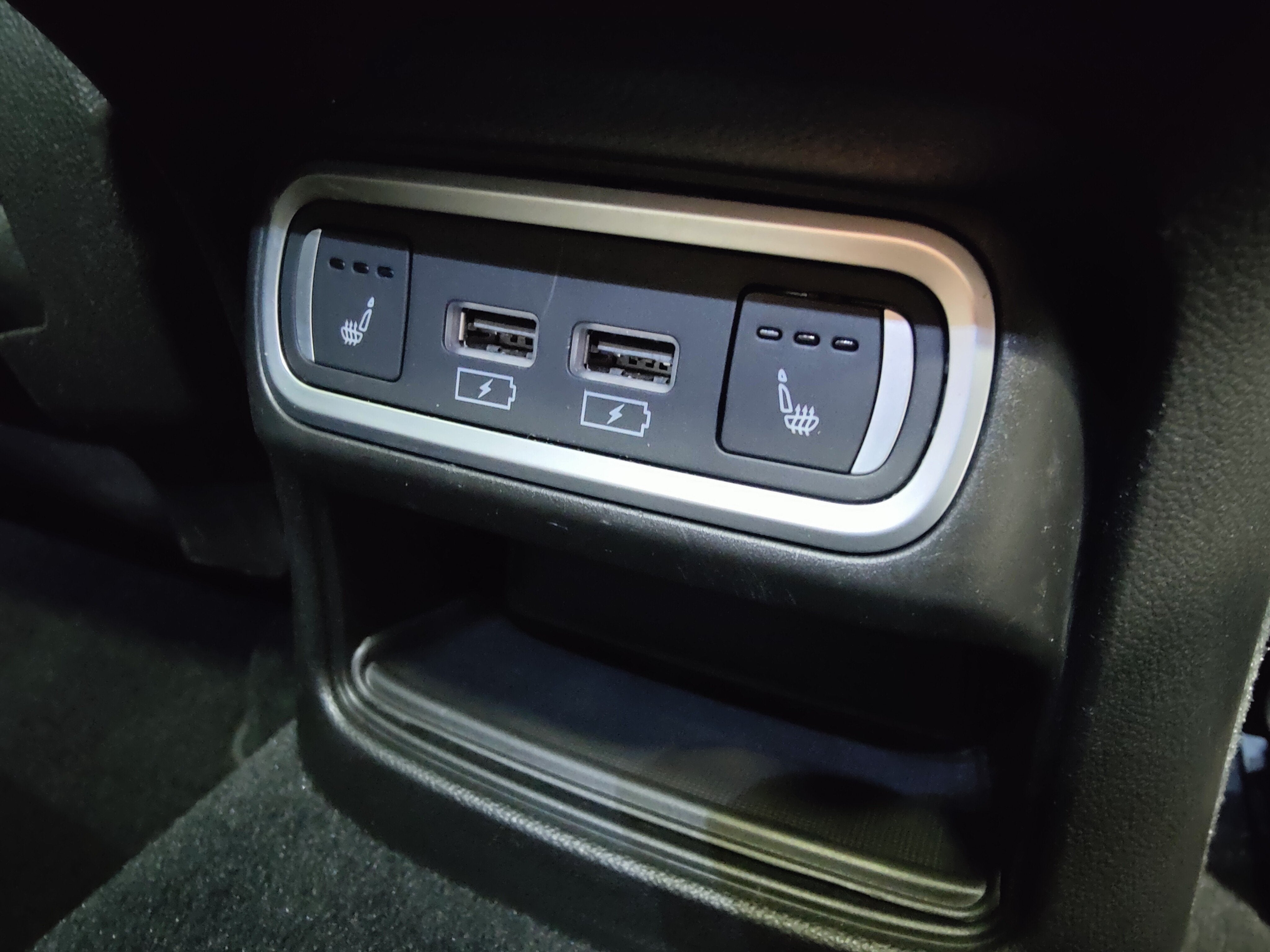 2022 Alfa Romeo Stelvio Ti AWD w/Sunroof & Nav