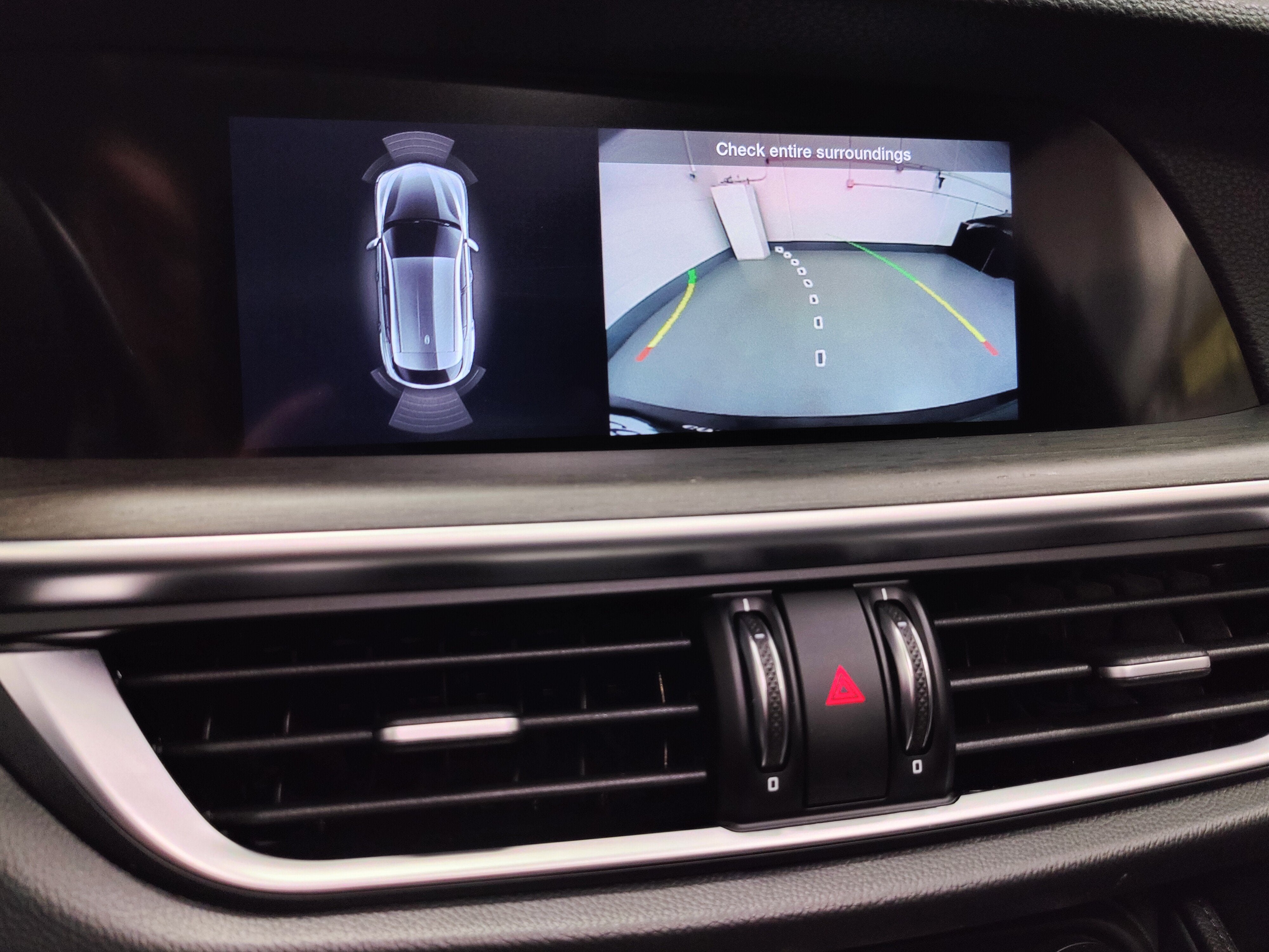 2022 Alfa Romeo Stelvio Ti AWD w/Sunroof & Nav