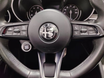 2022 Alfa Romeo Stelvio Ti AWD w/Sunroof & Nav