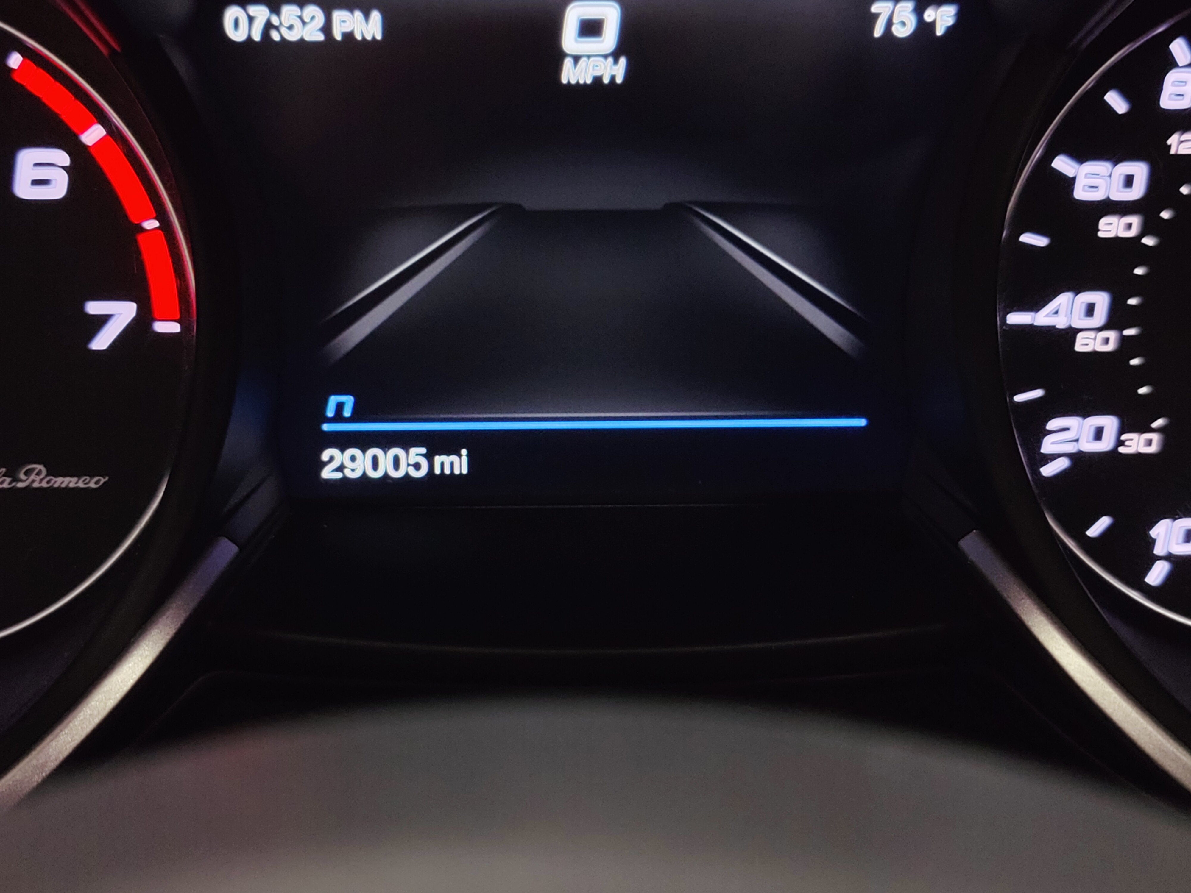 2022 Alfa Romeo Stelvio Ti AWD w/Sunroof & Nav