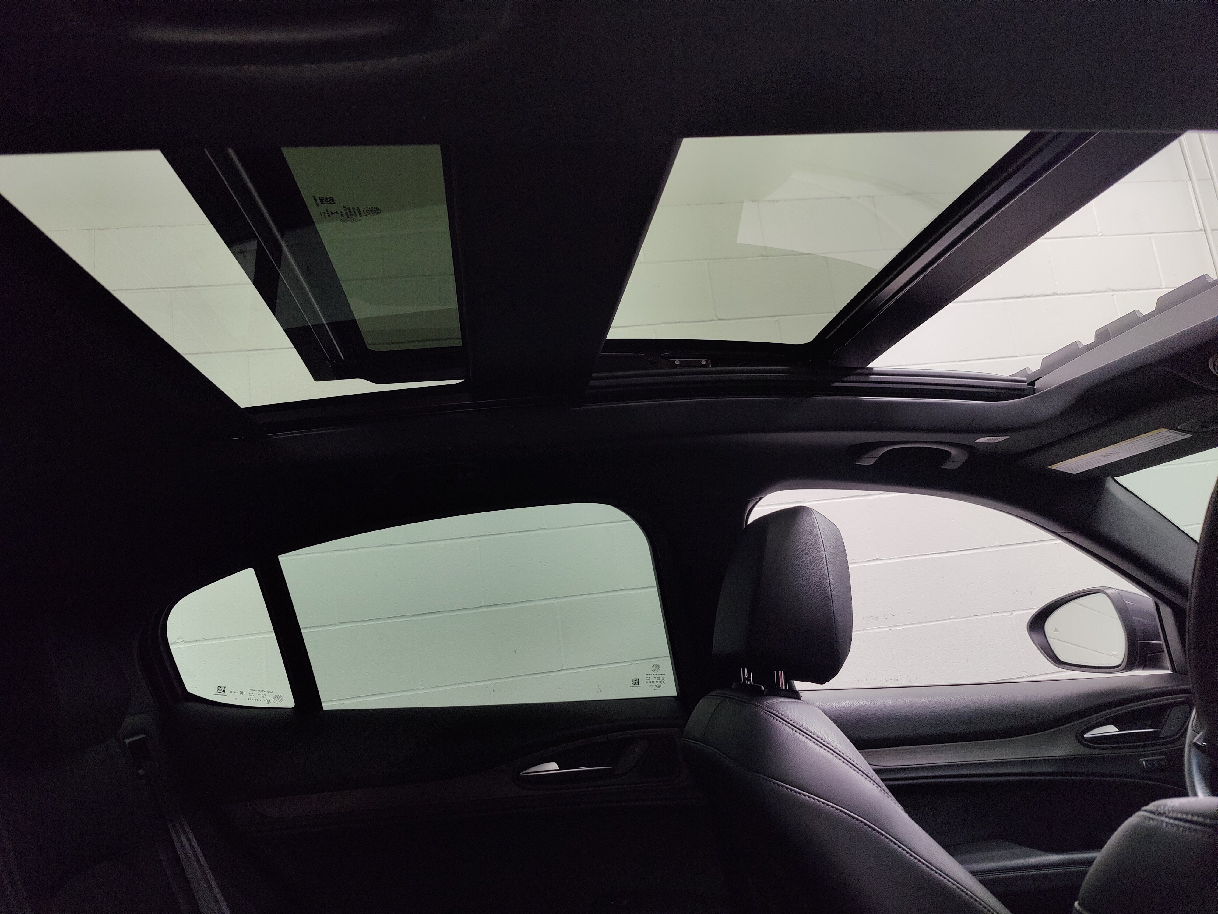 2022 Alfa Romeo Stelvio Ti AWD w/Sunroof & Nav