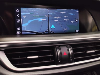 2022 Alfa Romeo Stelvio Ti AWD w/Sunroof & Nav