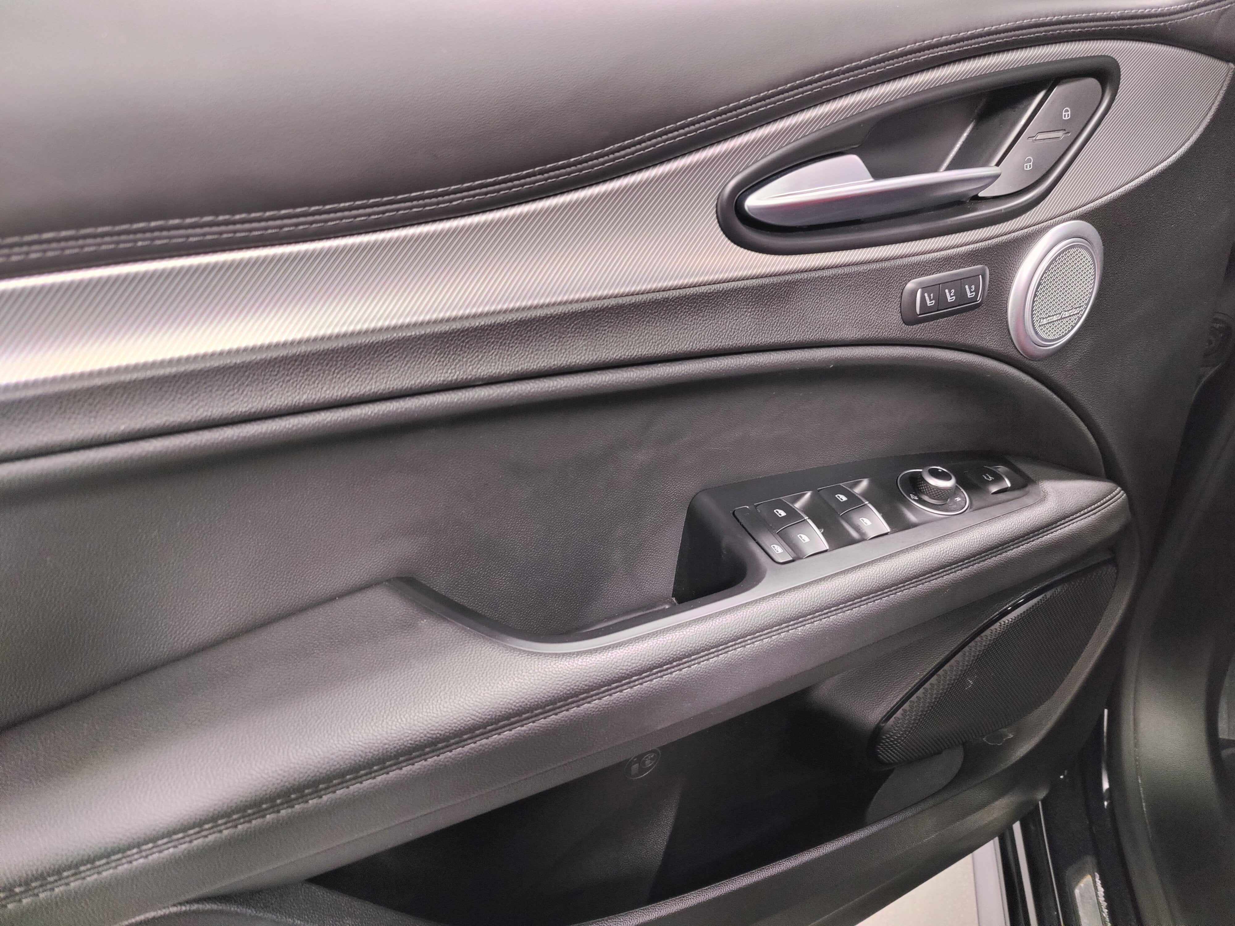 2024 Alfa Romeo Stelvio Premium Veloce AWD w/Sunroof/Activ Asst