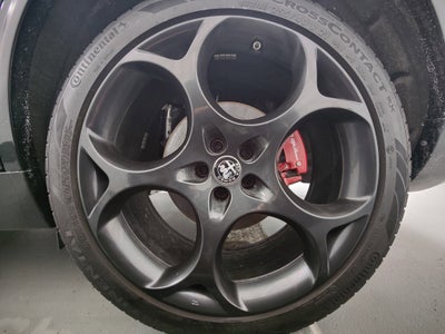 2024 Alfa Romeo Stelvio Premium Veloce AWD w/Sunroof/Activ Asst