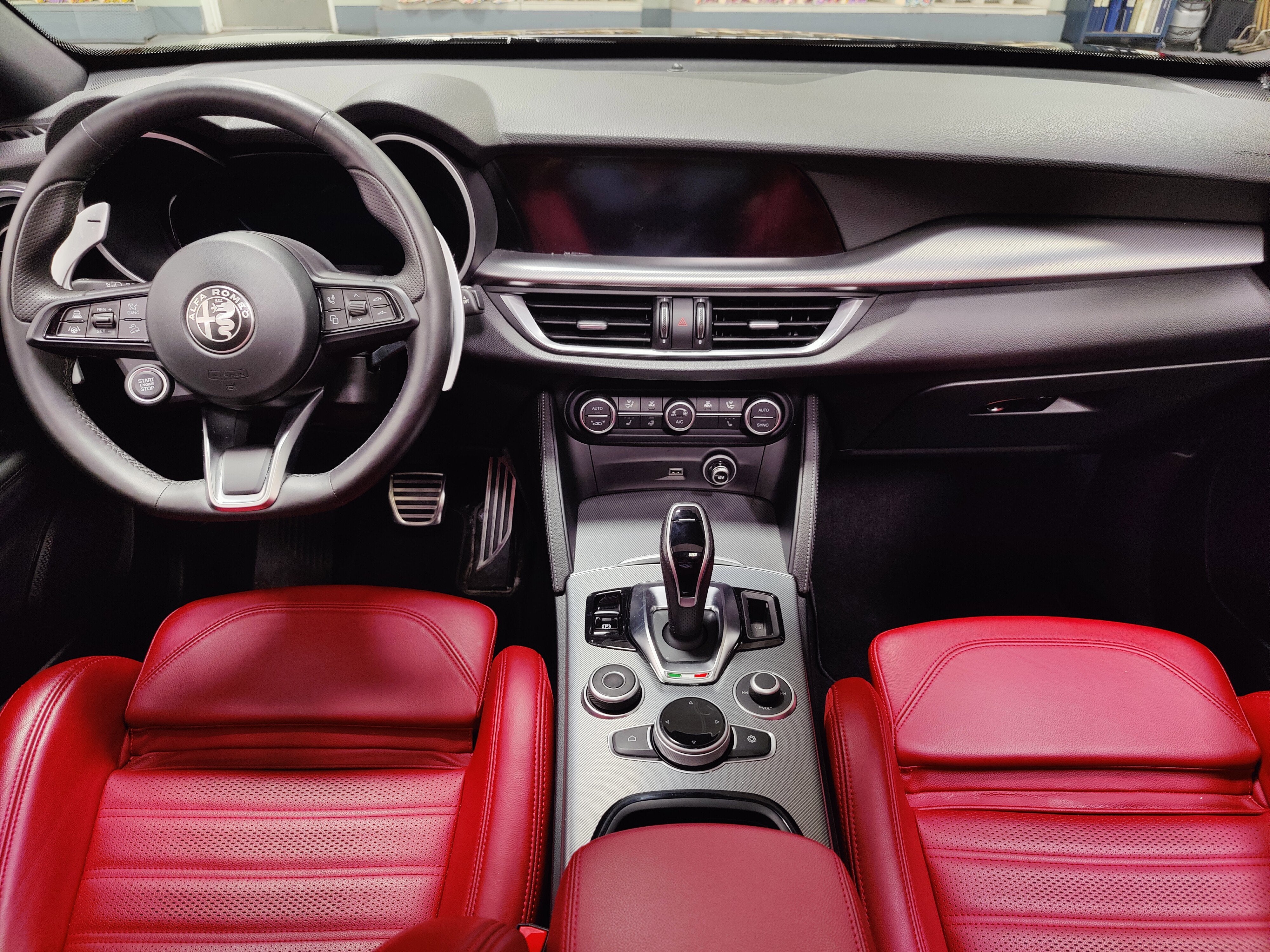 2024 Alfa Romeo Stelvio Veloce AWD w/Sunroof/Activ Asst