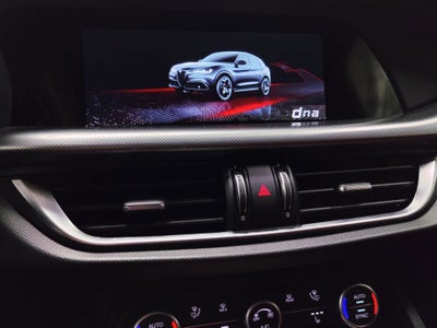 2024 Alfa Romeo Stelvio Veloce AWD w/Sunroof/Activ Asst