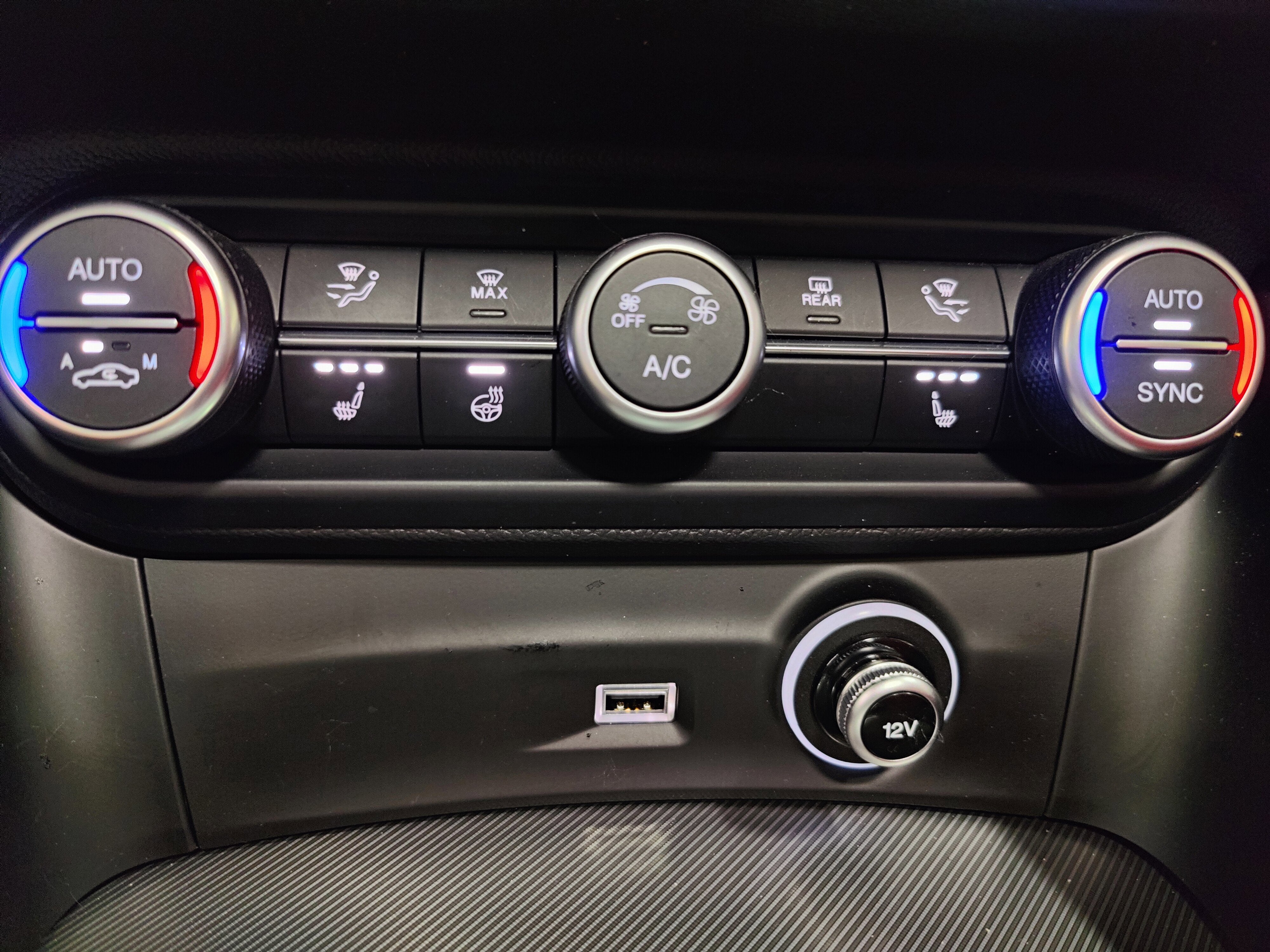 2024 Alfa Romeo Stelvio Veloce AWD w/Sunroof/Activ Asst