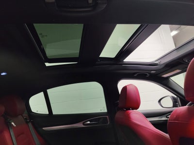 2024 Alfa Romeo Stelvio Veloce AWD w/Sunroof/Activ Asst