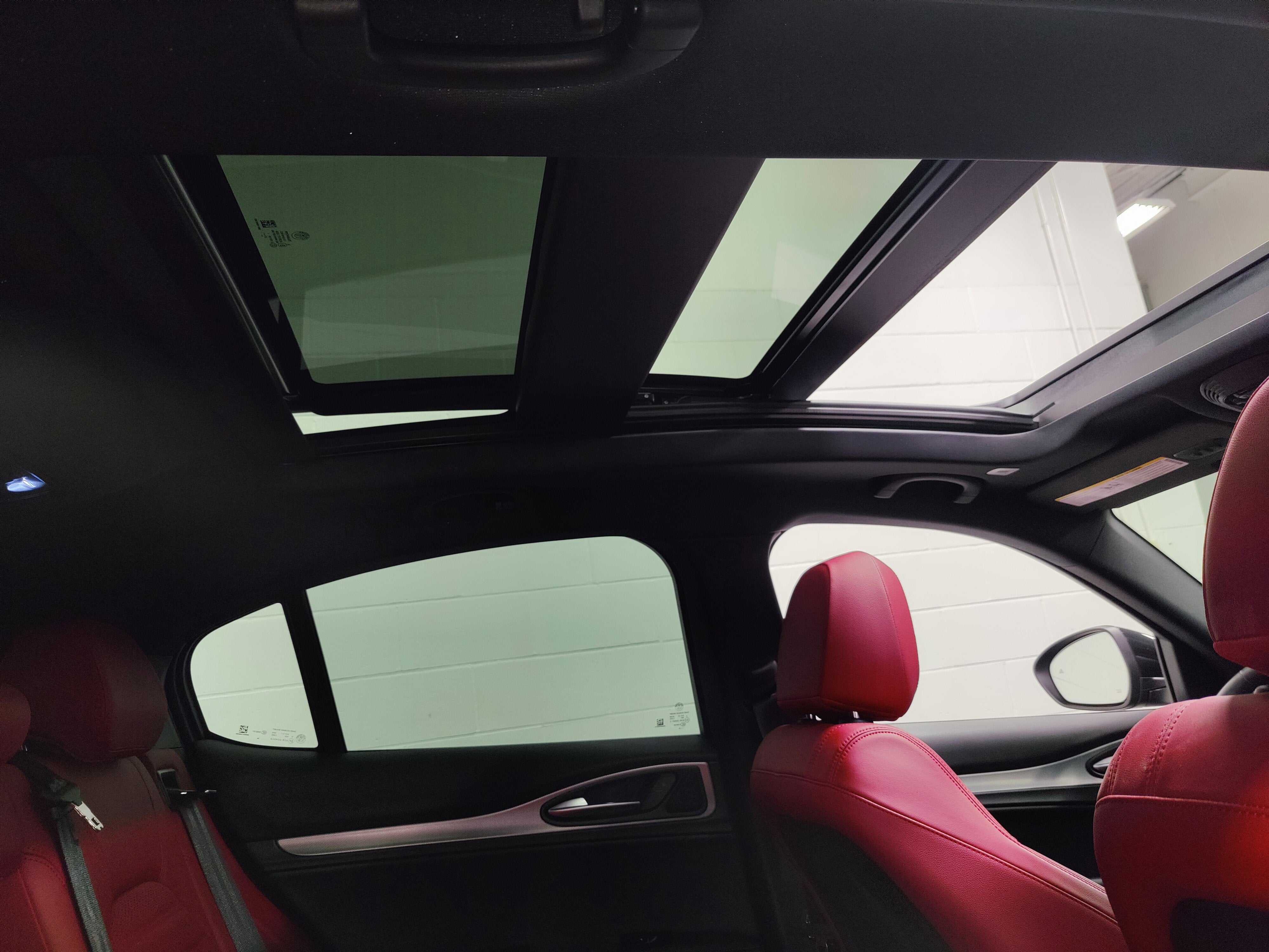 2024 Alfa Romeo Stelvio Veloce AWD w/Sunroof/Activ Asst