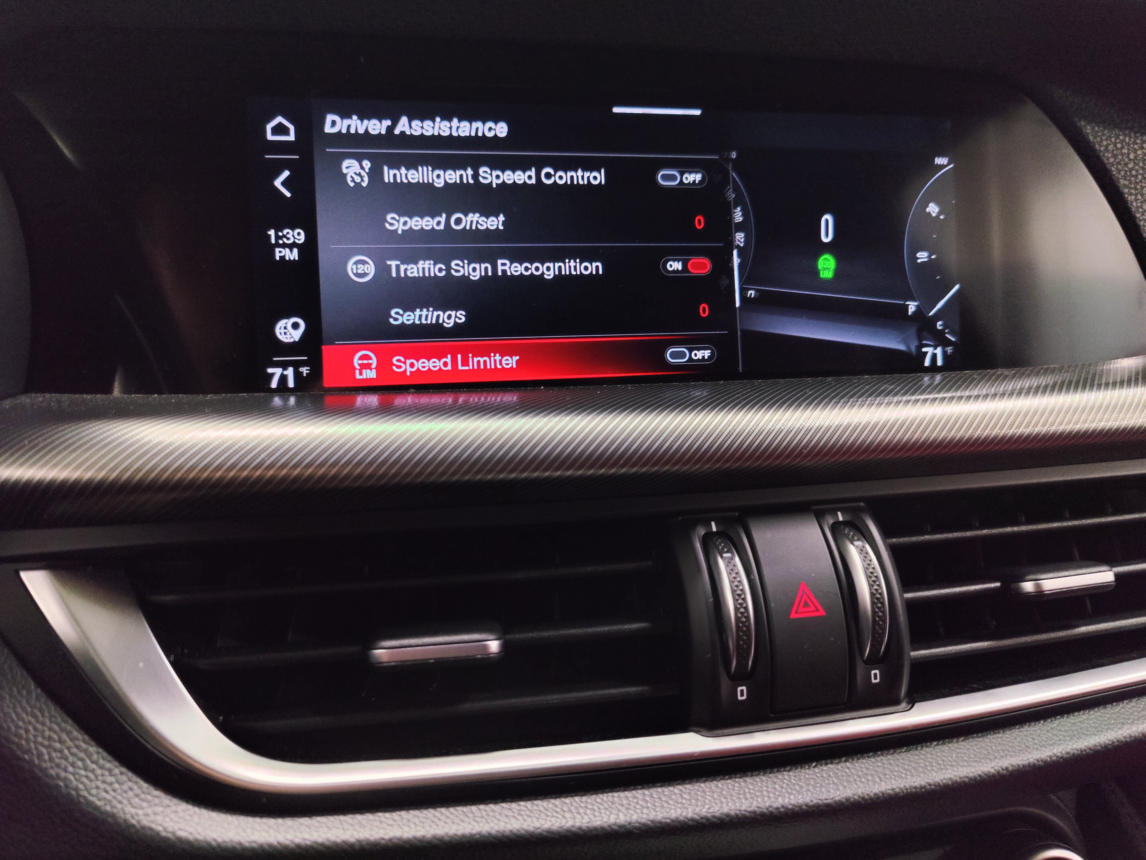 2024 Alfa Romeo Stelvio Veloce AWD w/Sunroof/Nav/Activ Asst