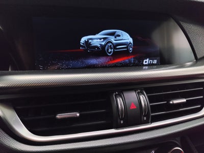2024 Alfa Romeo Stelvio Veloce AWD w/Sunroof/Nav/Activ Asst