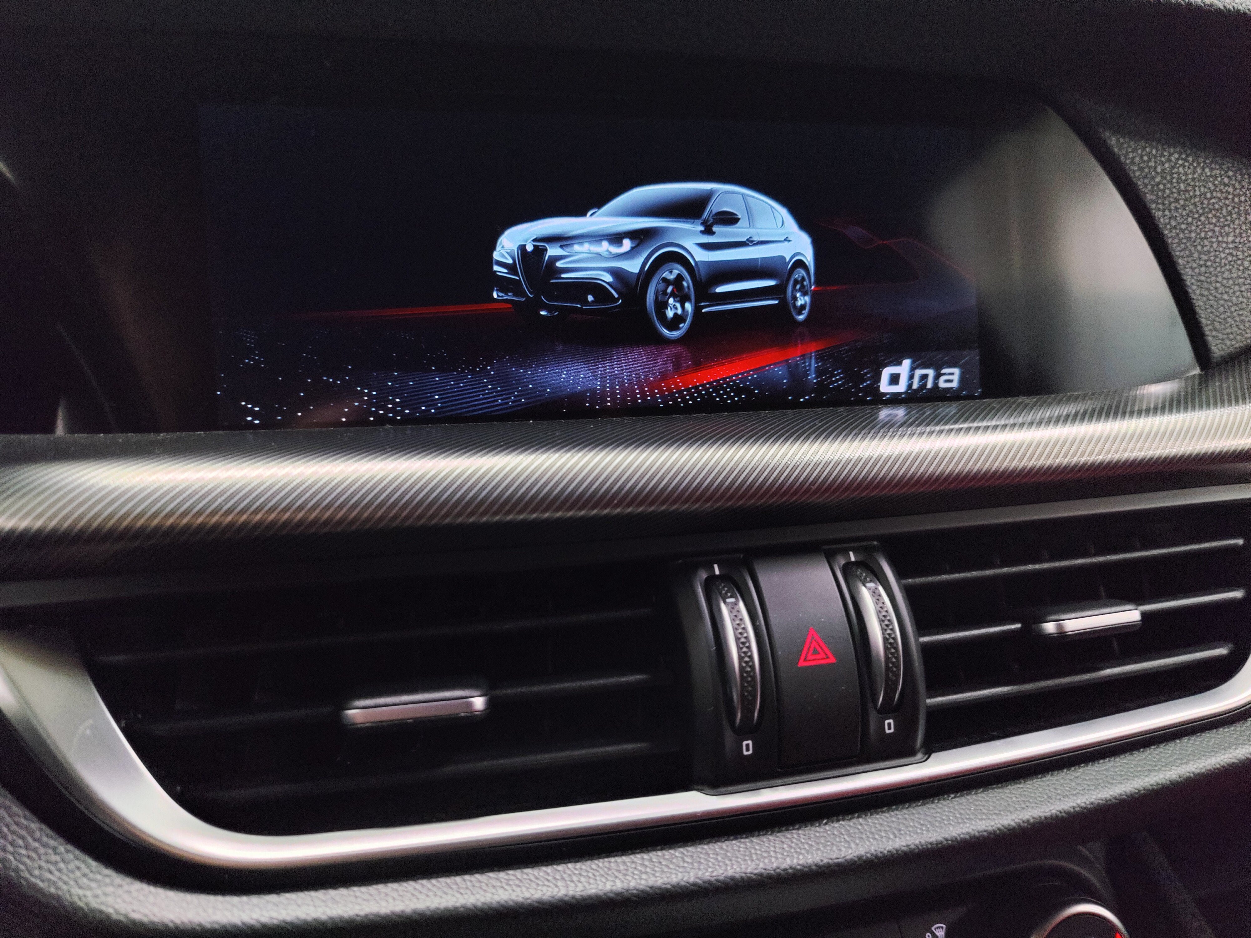 2024 Alfa Romeo Stelvio Veloce AWD w/Sunroof/Nav/Activ Asst