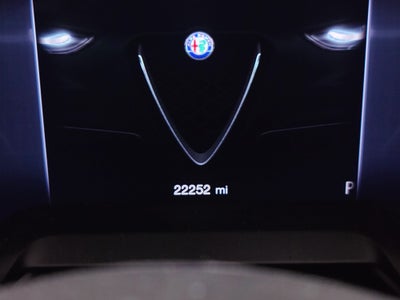 2024 Alfa Romeo Stelvio Veloce AWD w/Sunroof/Nav/Activ Asst