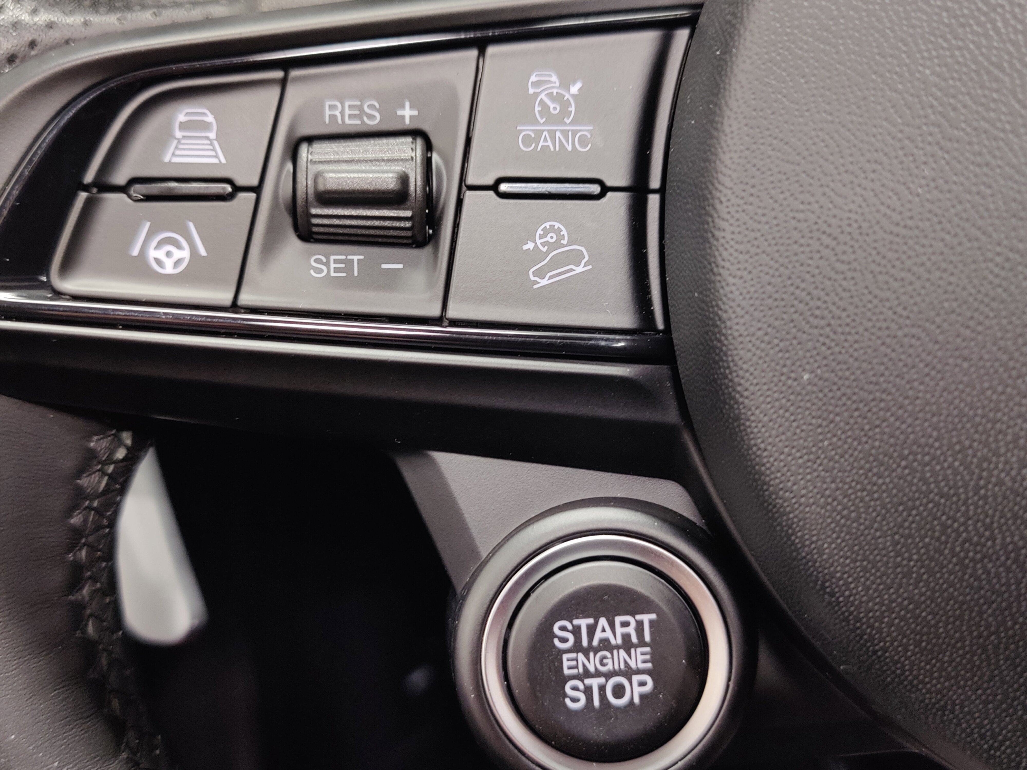 2024 Alfa Romeo Stelvio Veloce AWD w/Activ Assist