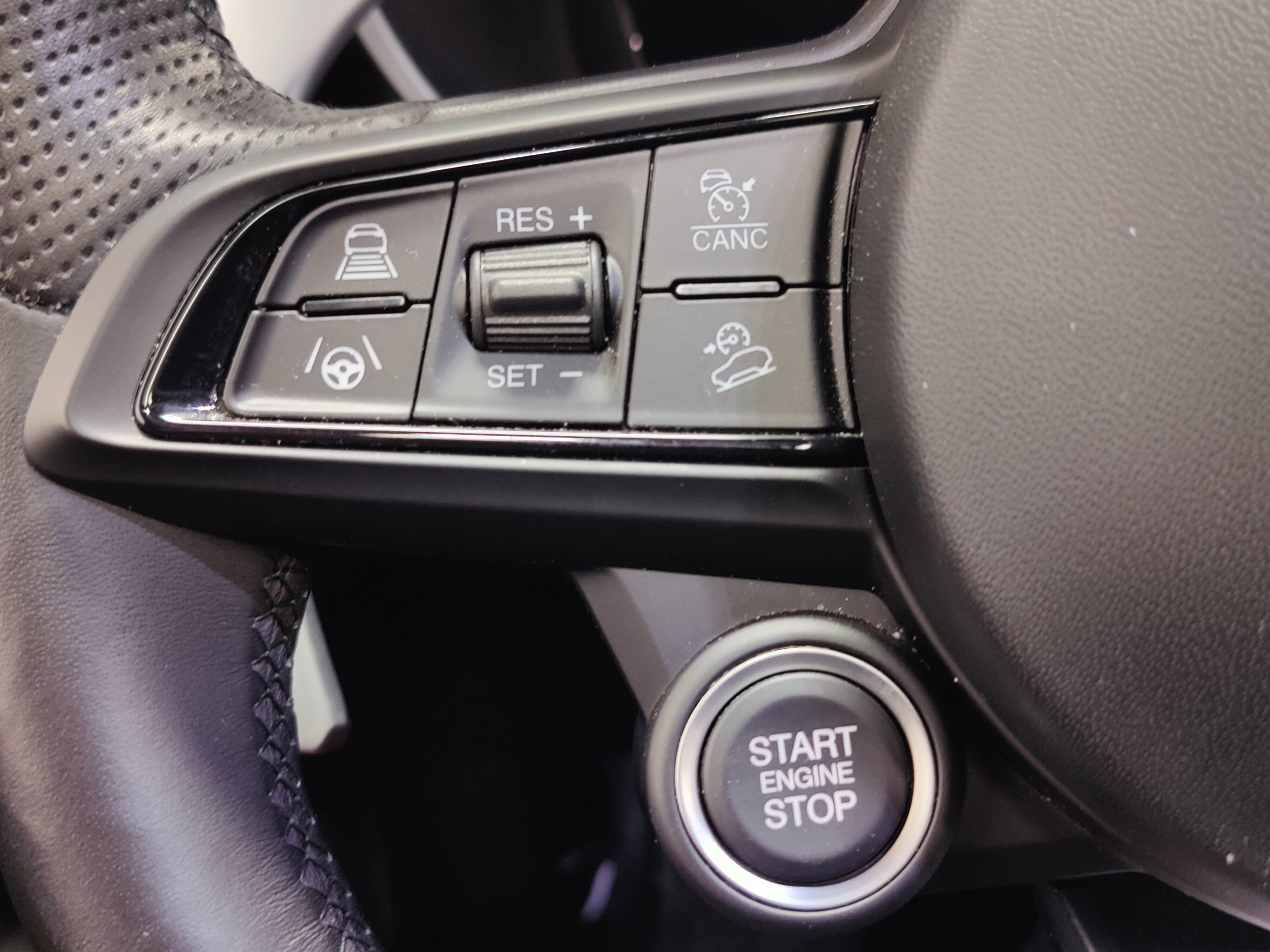 2024 Alfa Romeo Stelvio Premium Veloce AWD w/Sunroof/Activ Asst