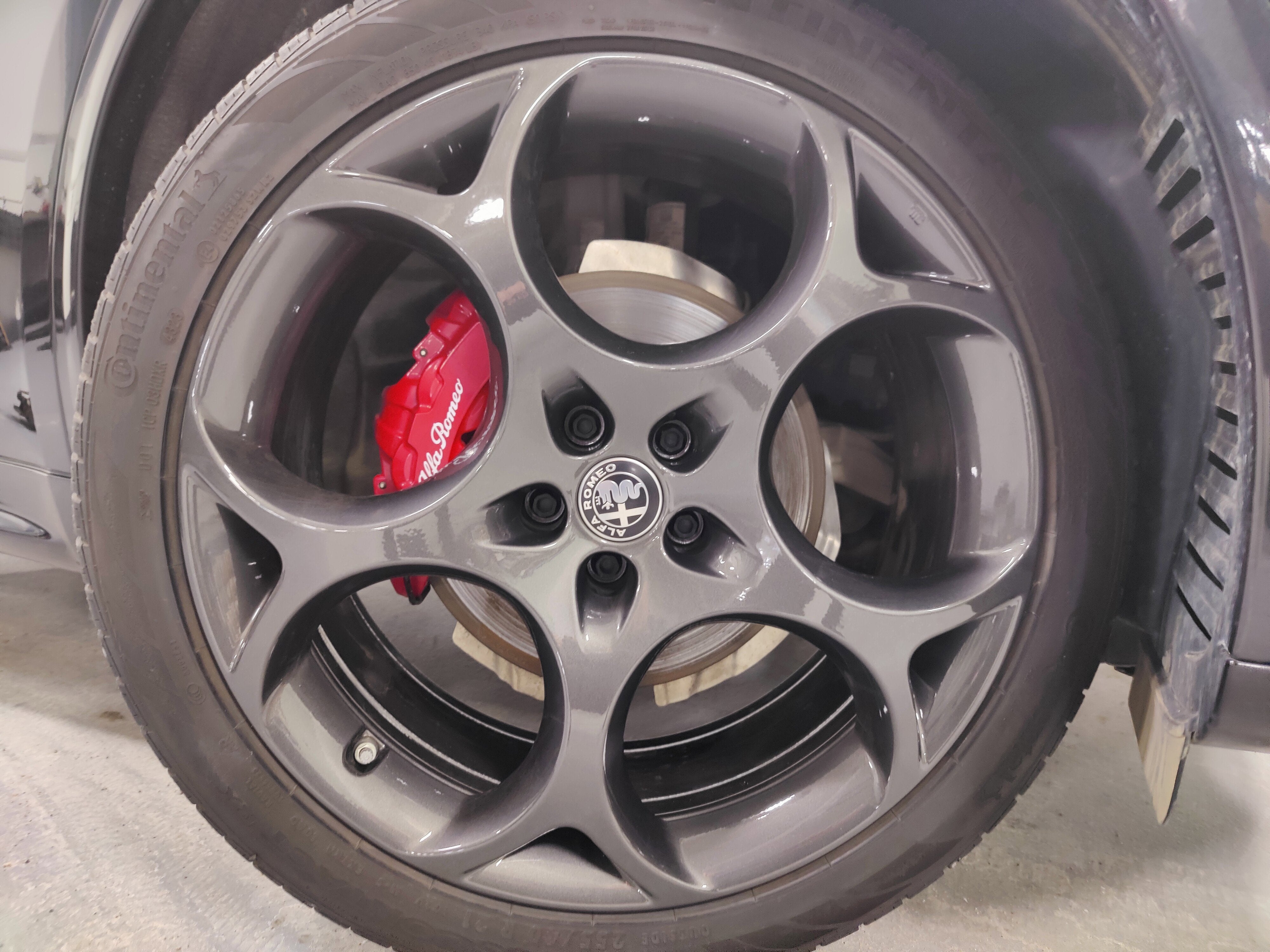 2024 Alfa Romeo Stelvio Premium Veloce AWD w/Sunroof/Activ Asst