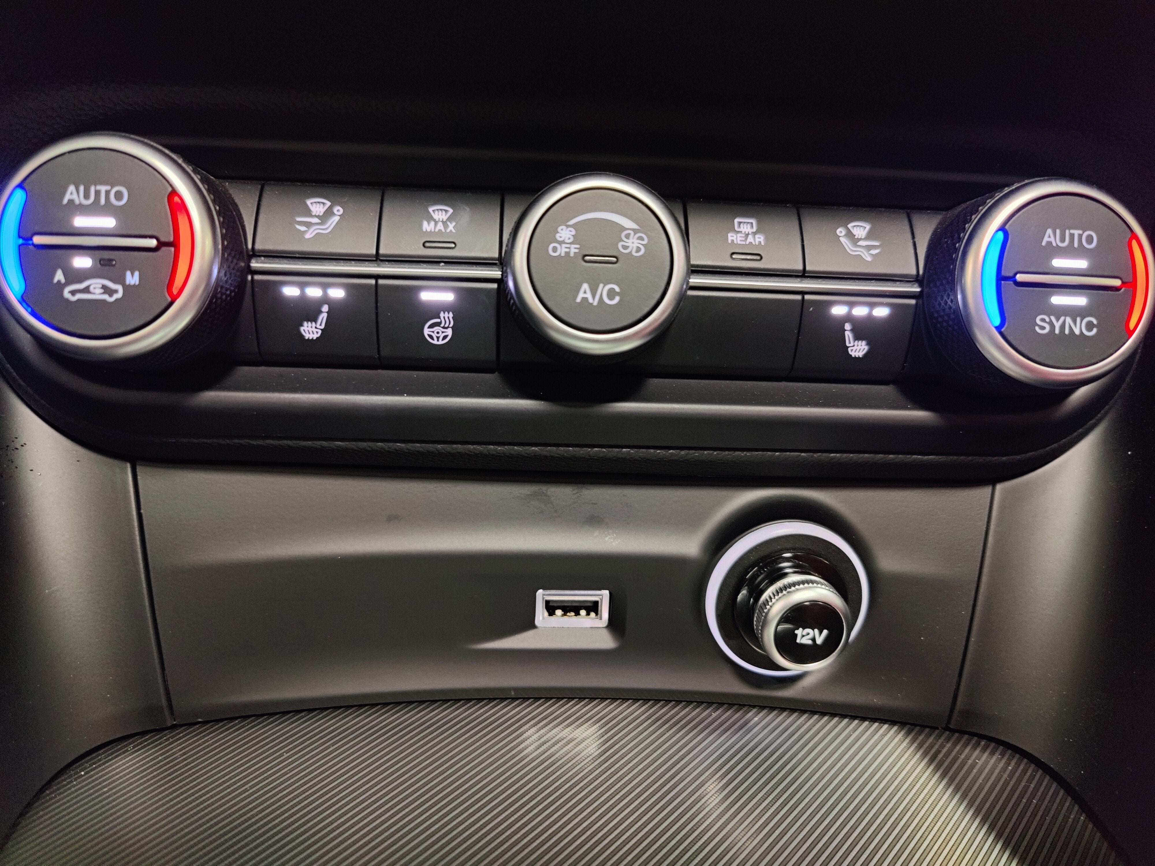 2024 Alfa Romeo Stelvio Veloce AWD Premium w/Sunroof/Nav