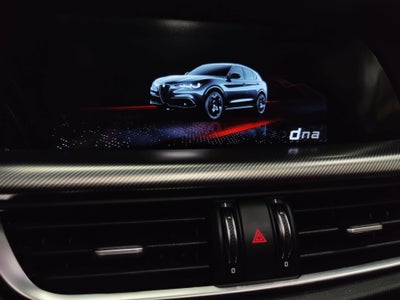 2024 Alfa Romeo Stelvio Veloce AWD Premium w/Sunroof/Nav