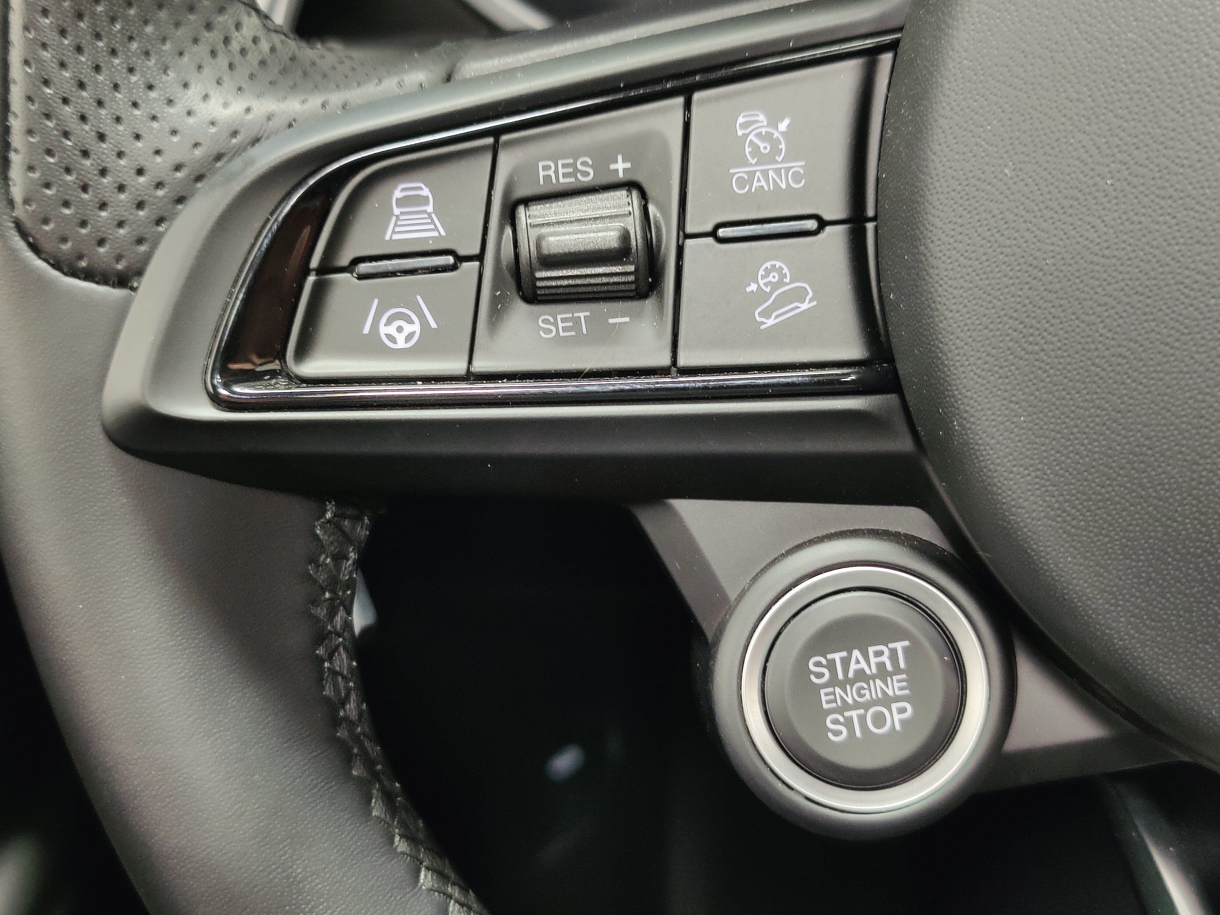 2024 Alfa Romeo Stelvio Veloce AWD Premium w/Sunroof/Nav