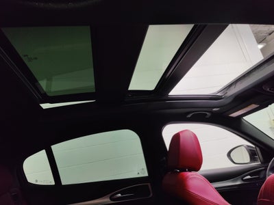 2024 Alfa Romeo Stelvio Veloce AWD Premium w/Sunroof/Nav